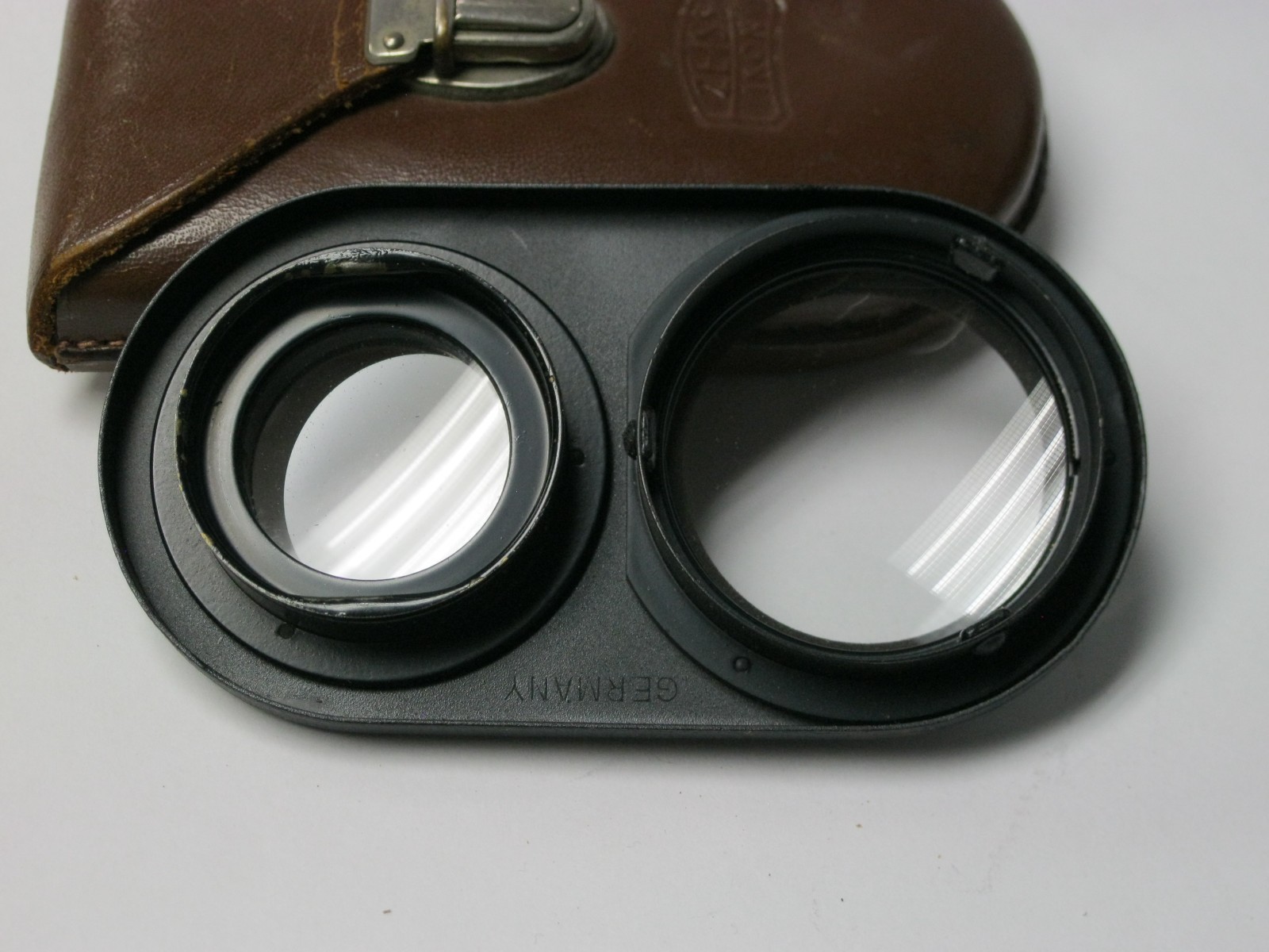 Zeiss Ikon ‘Ikoprox F=0.5m Parallax Correct Close Up Lens Attachment With Case