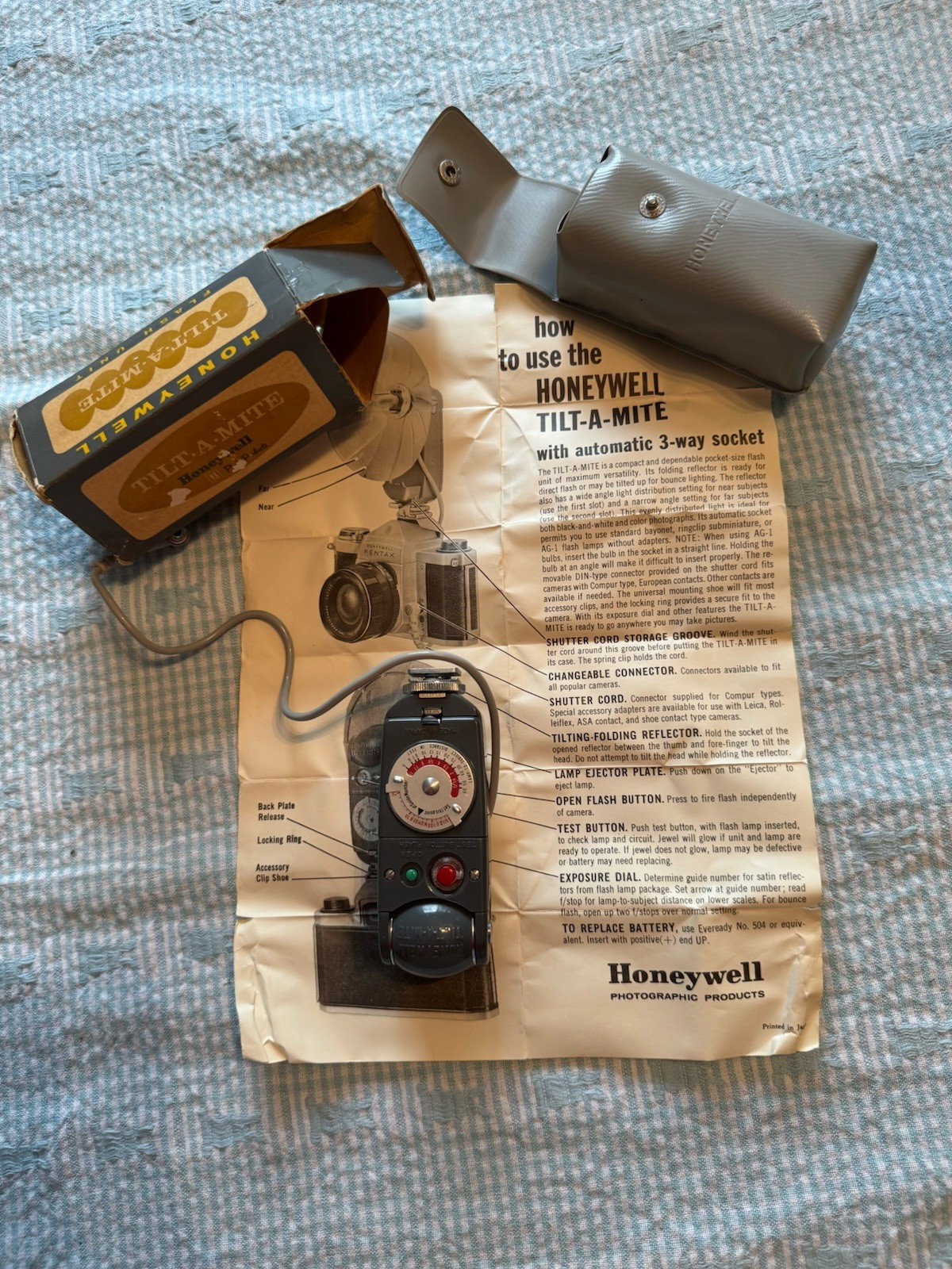 Vintage Honeywell Tilt-A-Mite Flash Unit Box Case Instructions Japan Fan Style