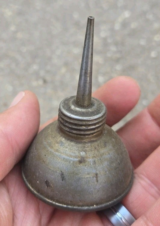VINTAGE USA BELL & HOWELL FILMO PROJECTOR OIL CAN