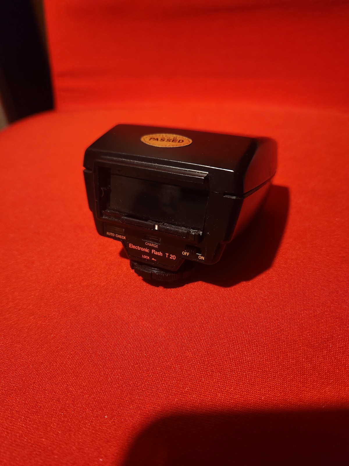 Lot of 3 Vintage Flashes. Polaroid BC 202. Olympus T20. Honeywell Tilt-A-Mite