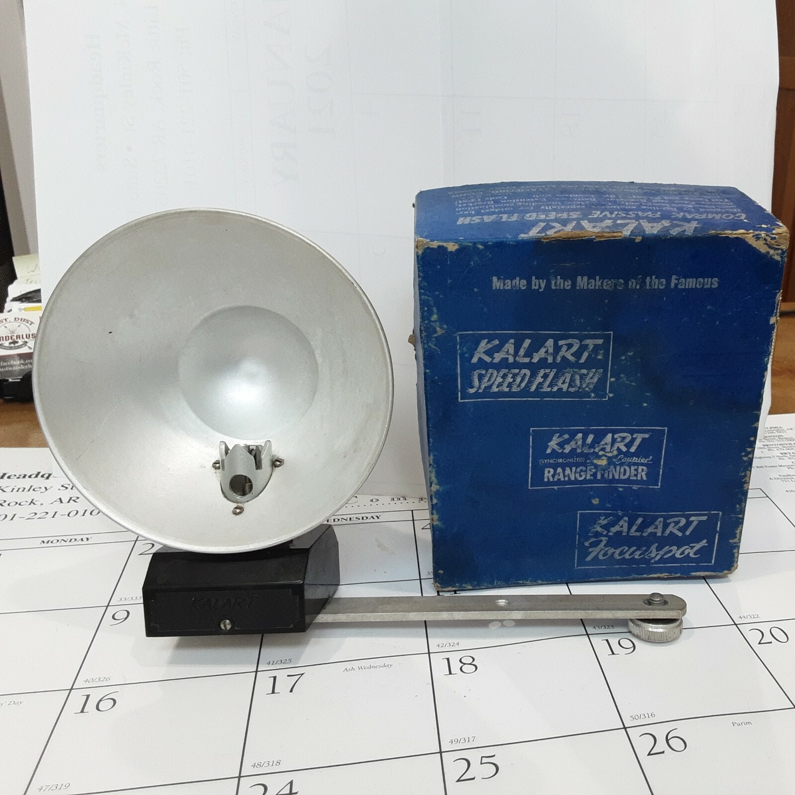 Vintage KALART Speed Flash Unit W/ORIGINAL BOX &40’S KODAK BOOKLET