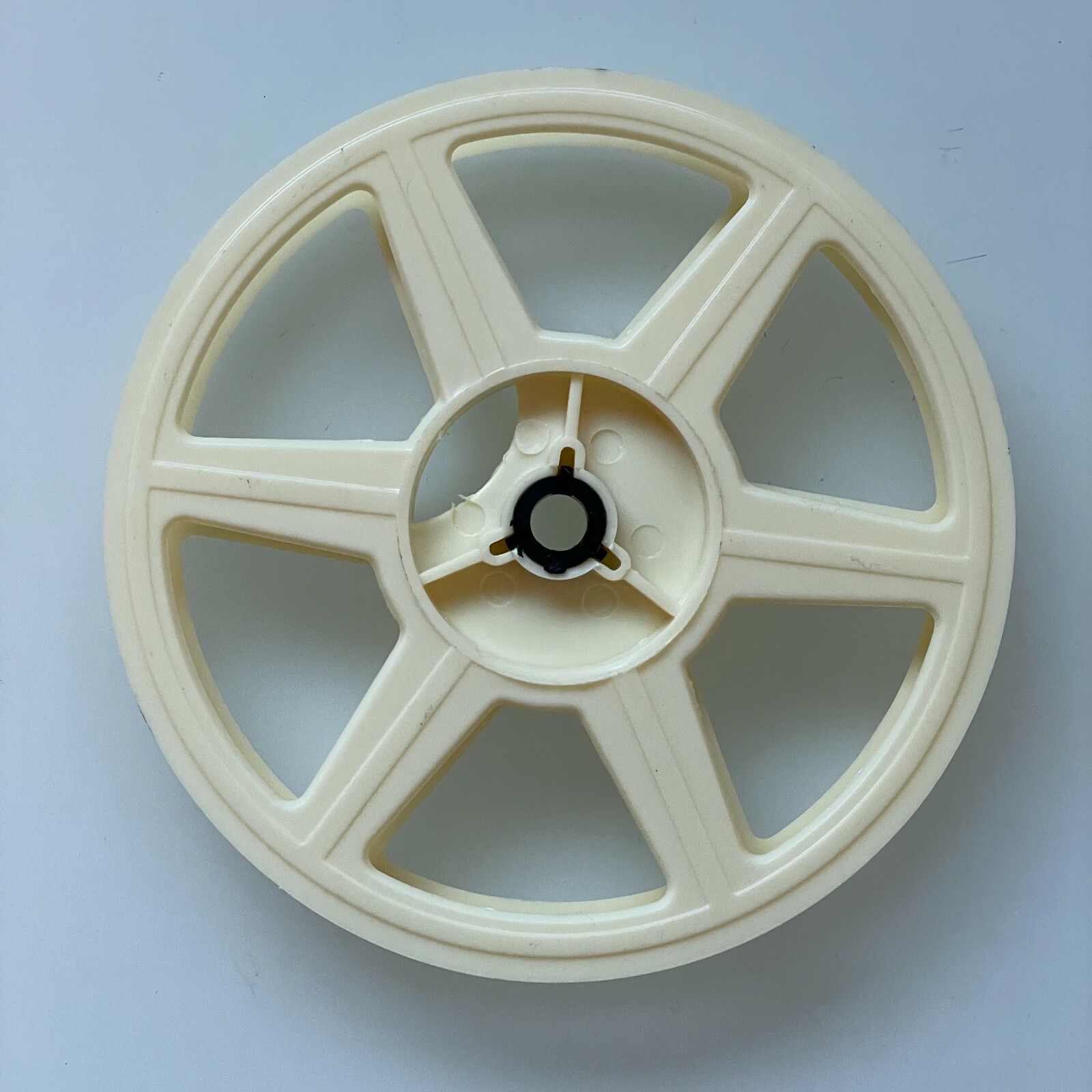 Yankee 200′ Dual 8 Plastic Film Reel – Includes Adaptor for Standard 8