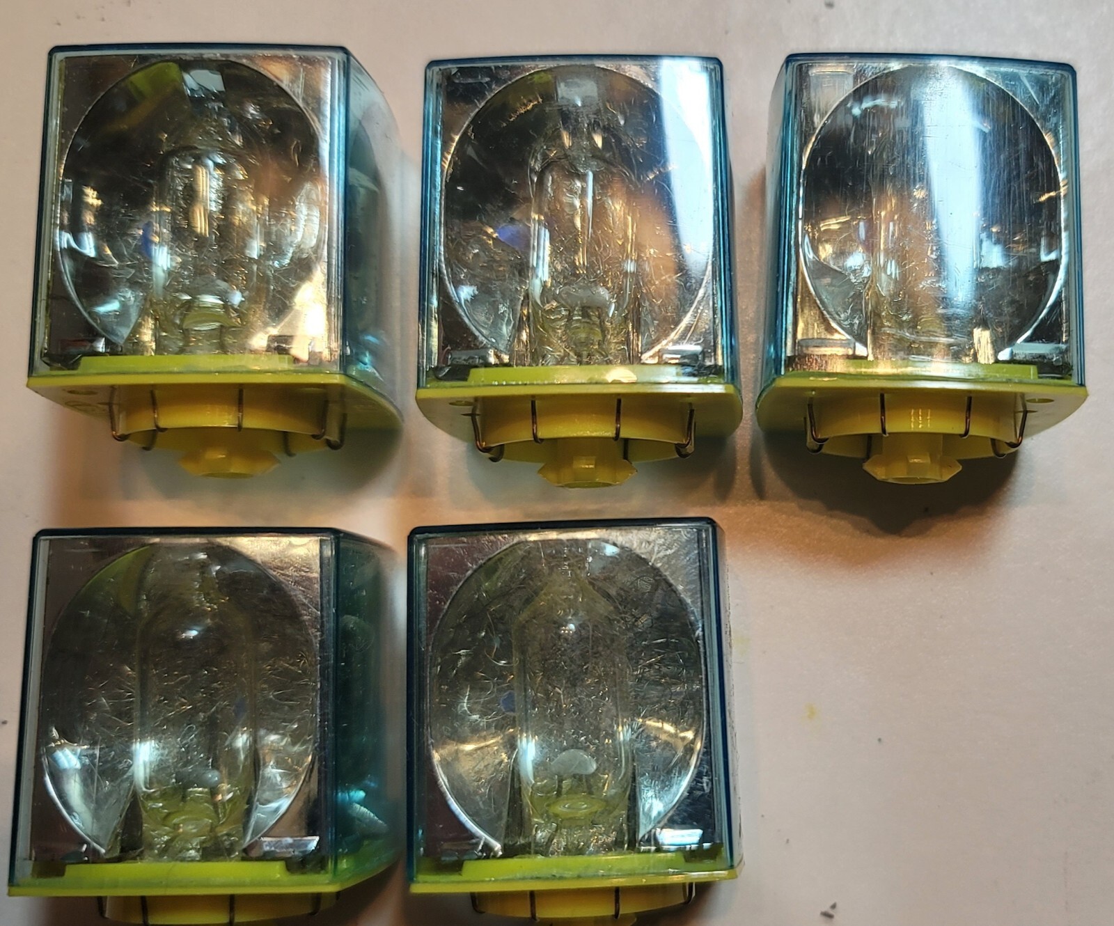 5 GE Flash Cubes & One Original Cardboard Packaging Altered – Untested