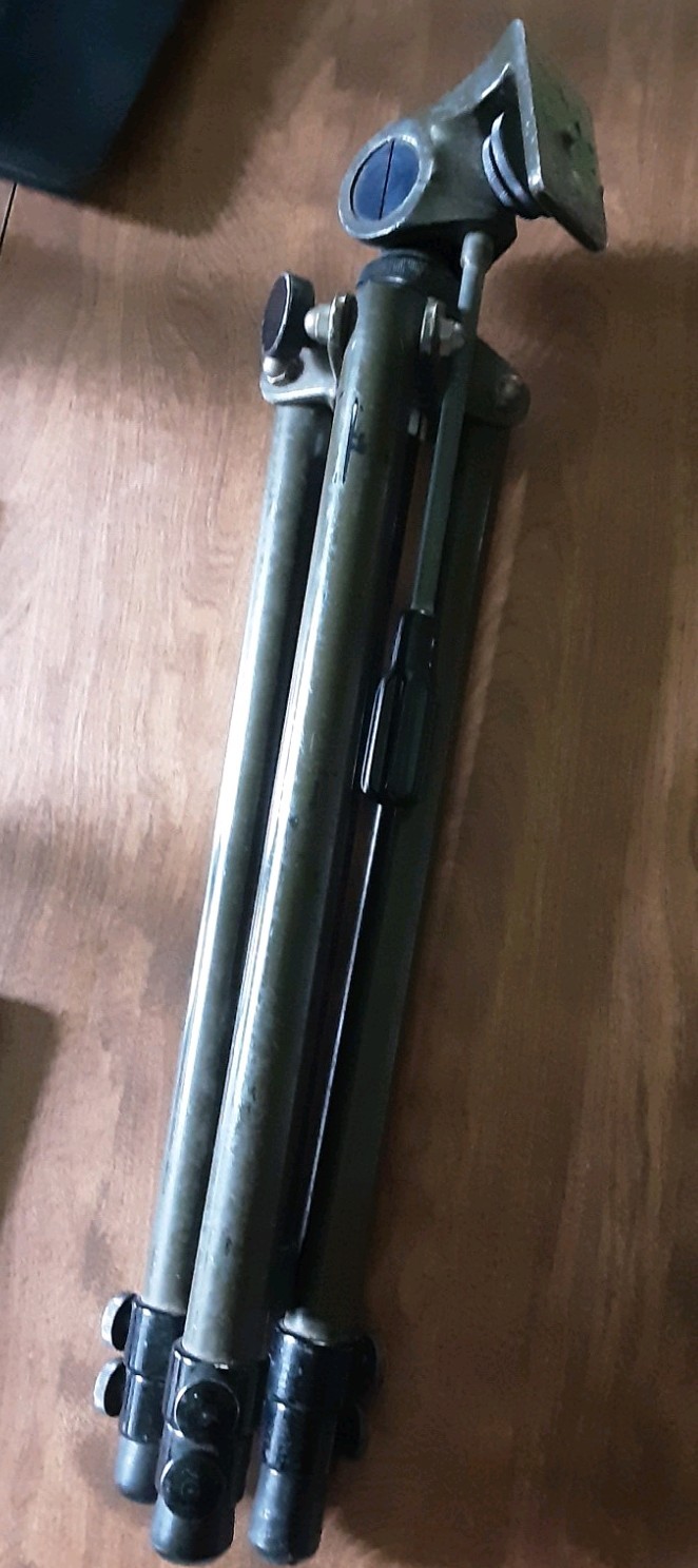 Graflex – LM-15 Tripod (vintage). Please read for shipping refund.