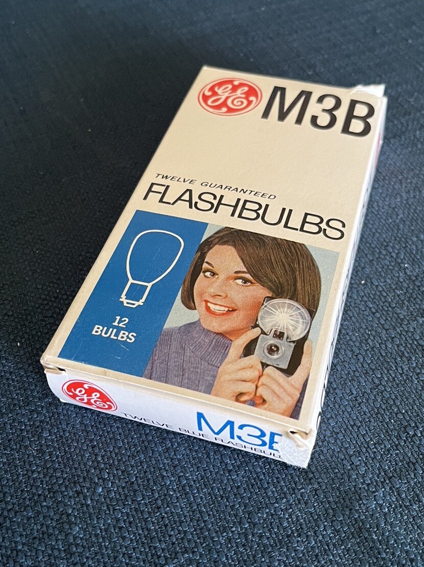Vintage General Electric M3B Blue Flashbulbs (Pack of 12) Made in USA