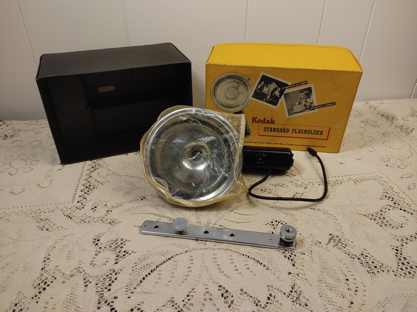 Vintage KODAK Standard Flash Holder in Original Box w/ Cover & Bracket