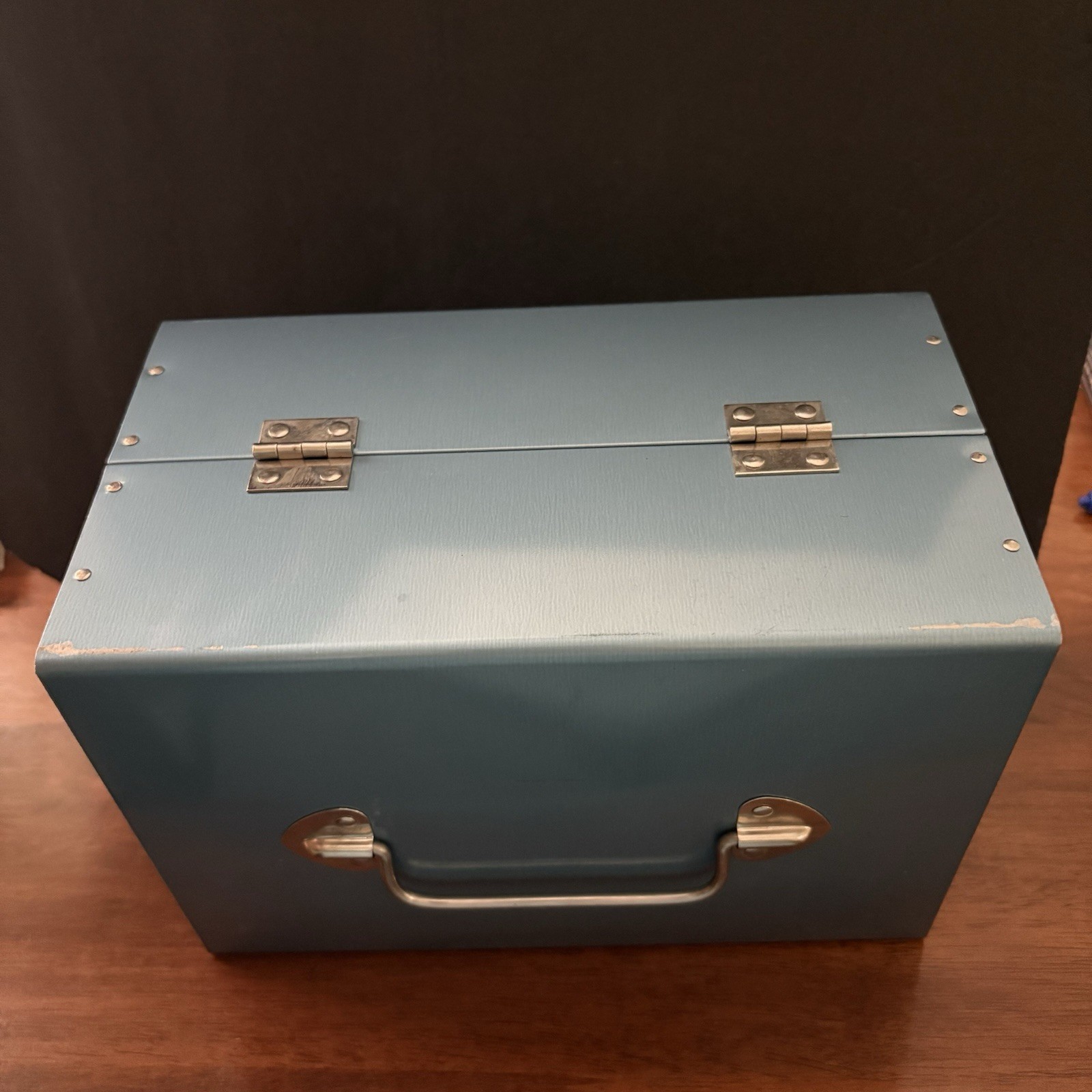 Vtg Blue Metal 8MM Film Case for 5″ Reels – Includes 6 Adams Canisters & Reels