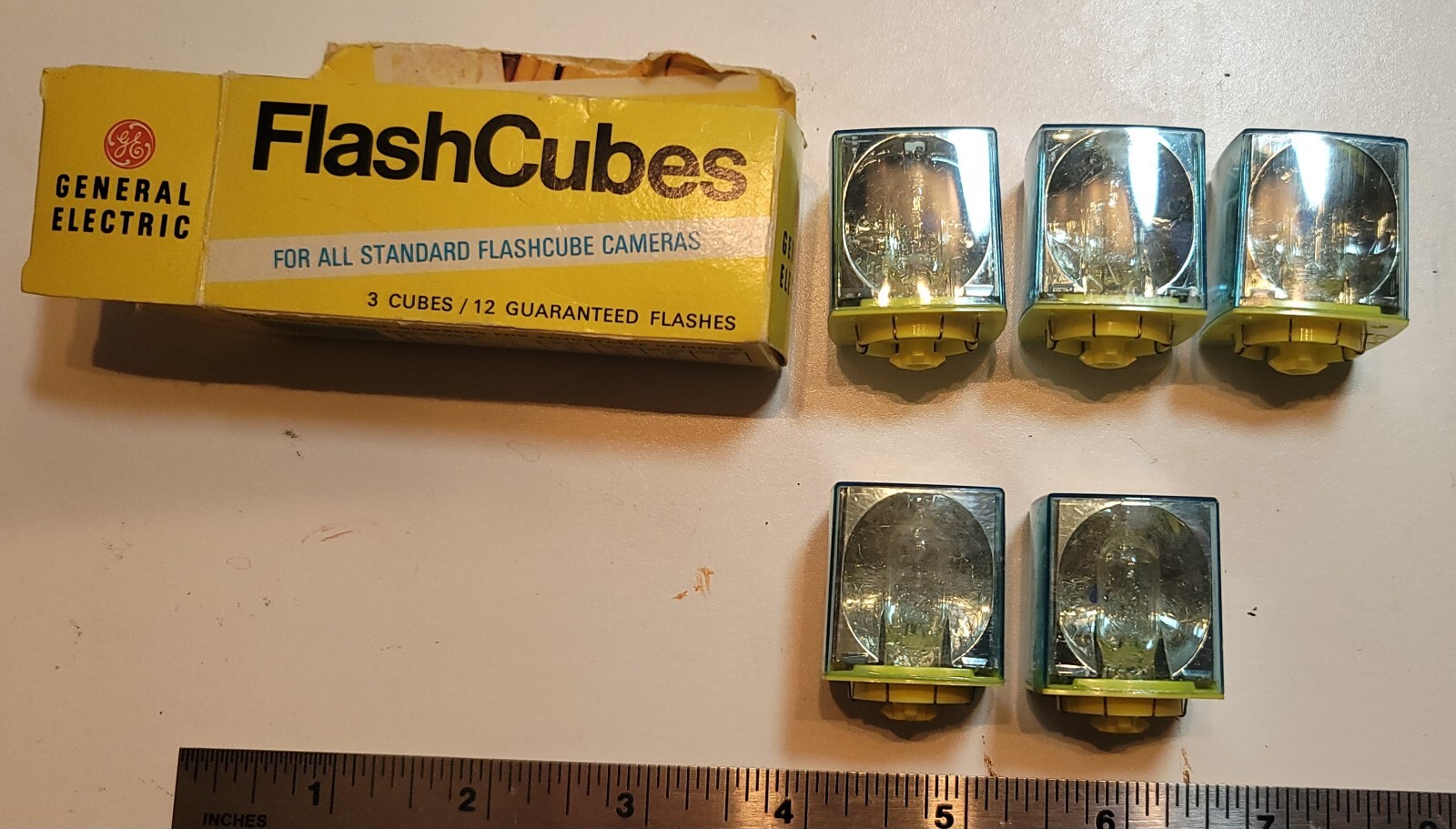 5 GE Flash Cubes & One Original Cardboard Packaging Altered – Untested