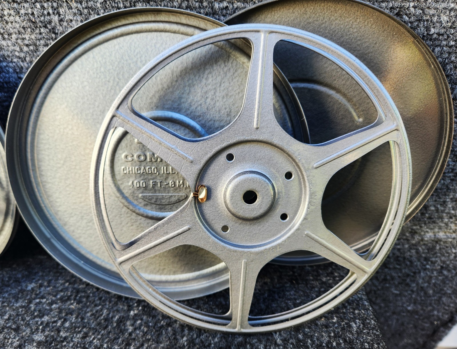 LOT 4 Vintage Gray Metal 8 MM 5 ” Film Cans & Reels [3 COMPCO + 1 Other] (VGUC)