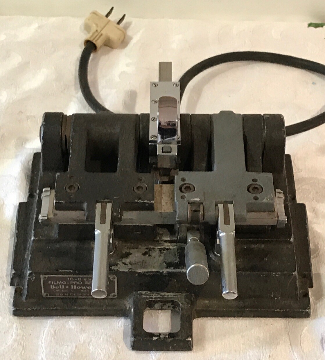 16-8 MM FILMO-PRO SPLICER BELL & HOWELL 198B