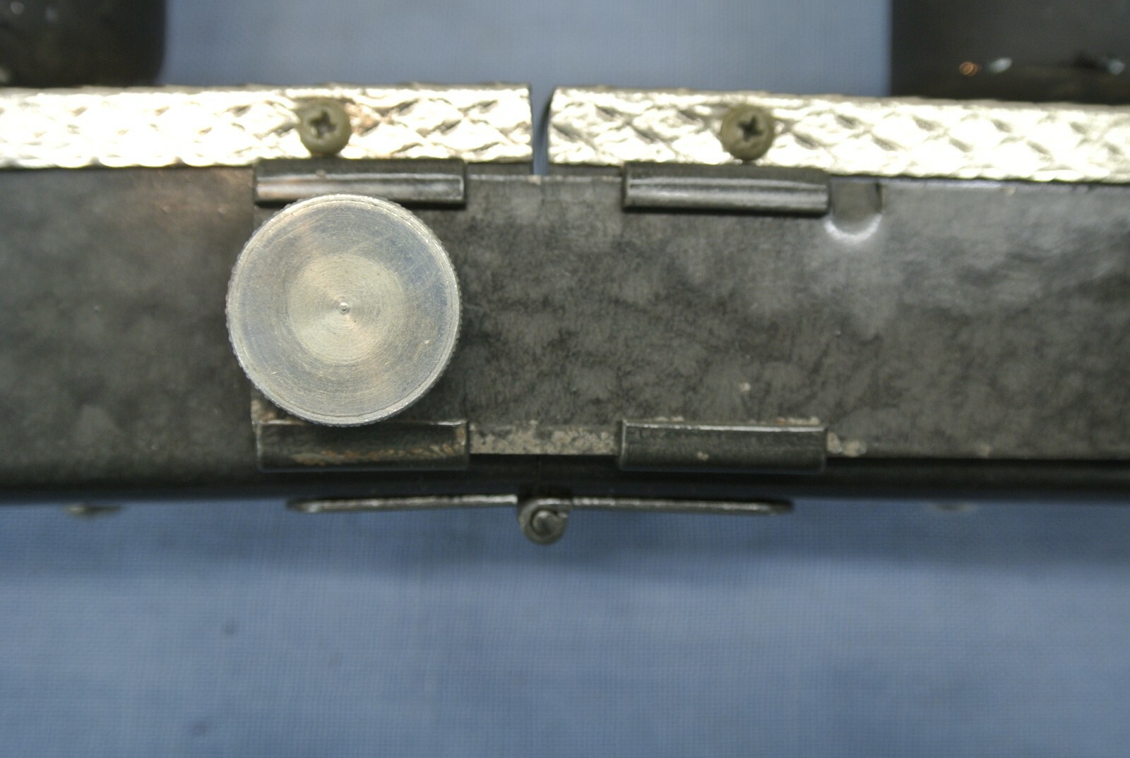 VINTAGE 4 BULB PHOTO LIGHT W/ METAL CASE FOLD-ABLE BAR Kodachrome type A