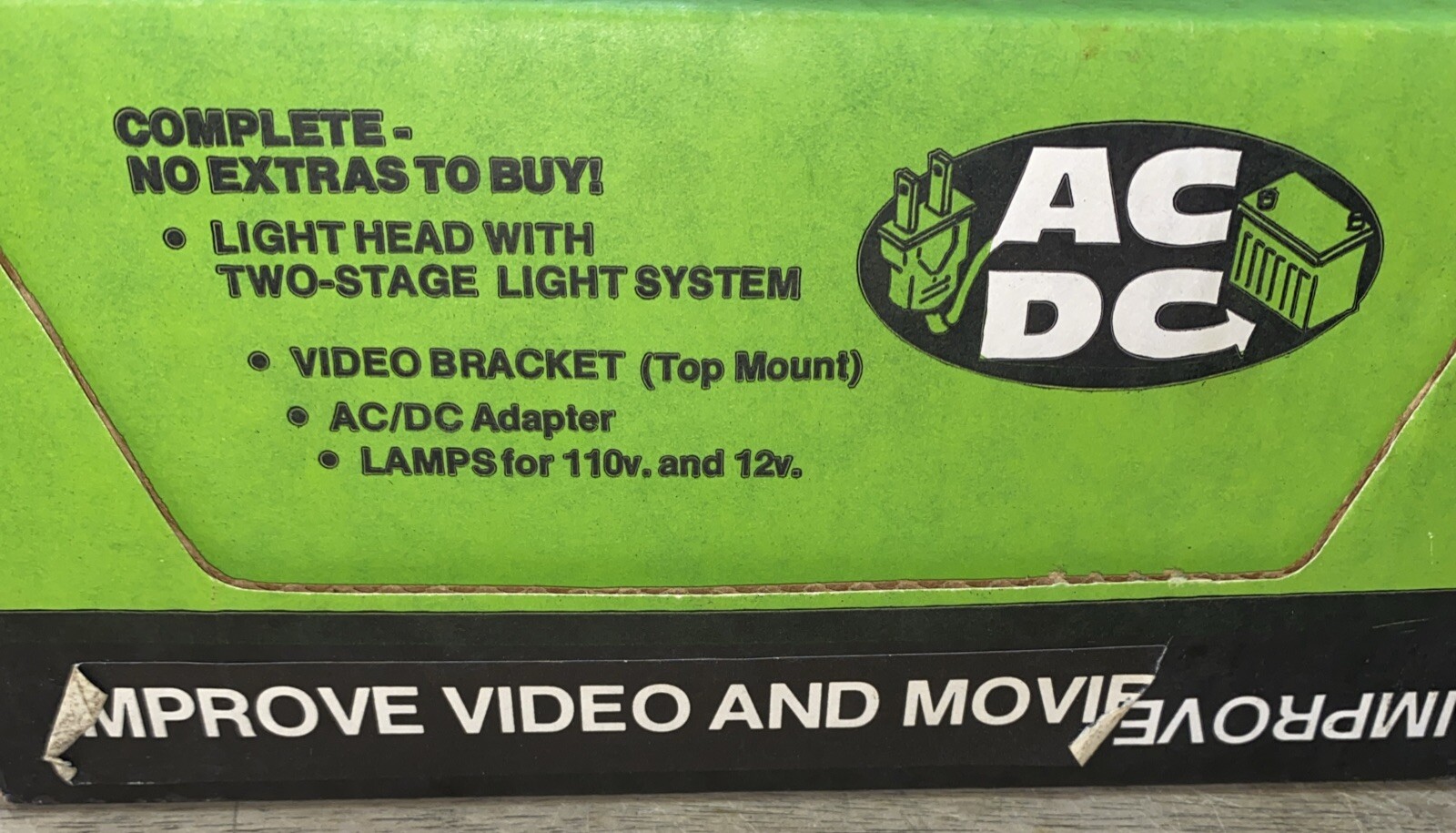 VINTAGE Kenco Dual Beam Video Light AC / DC Very Bright Model T/2 – NEW