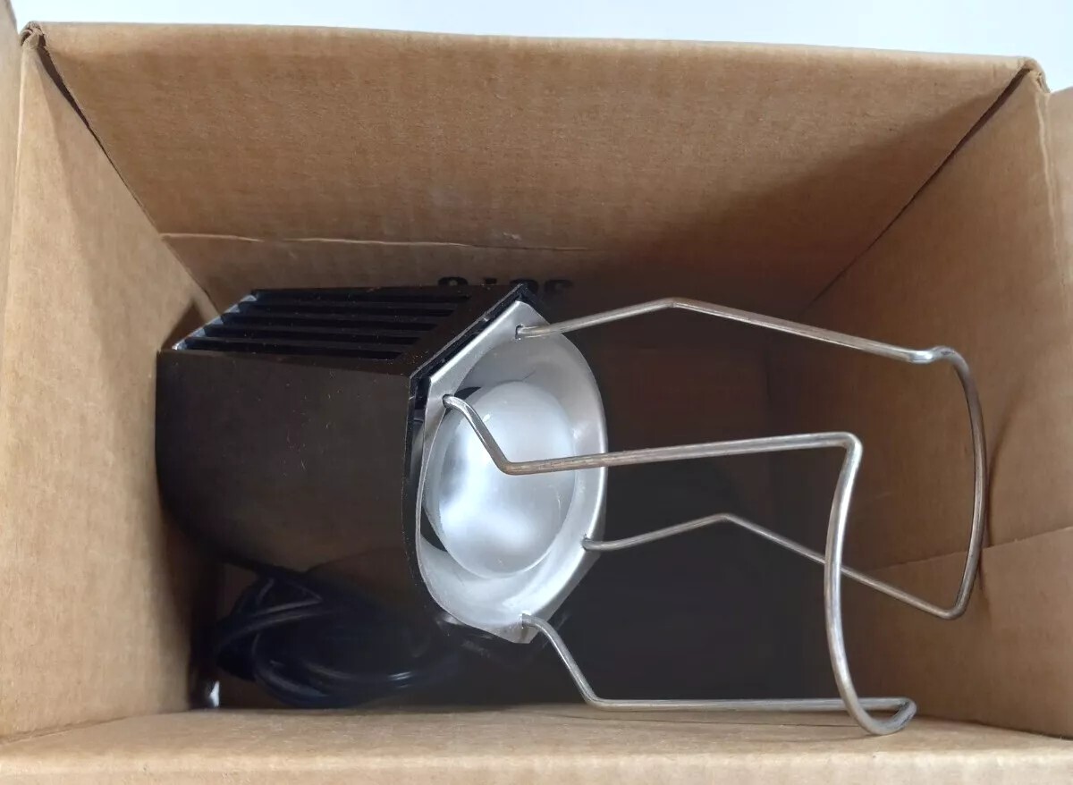 Bell & Howell Camera Lamp Type BDK Model 450685 100 Watts 120 Volts With Box