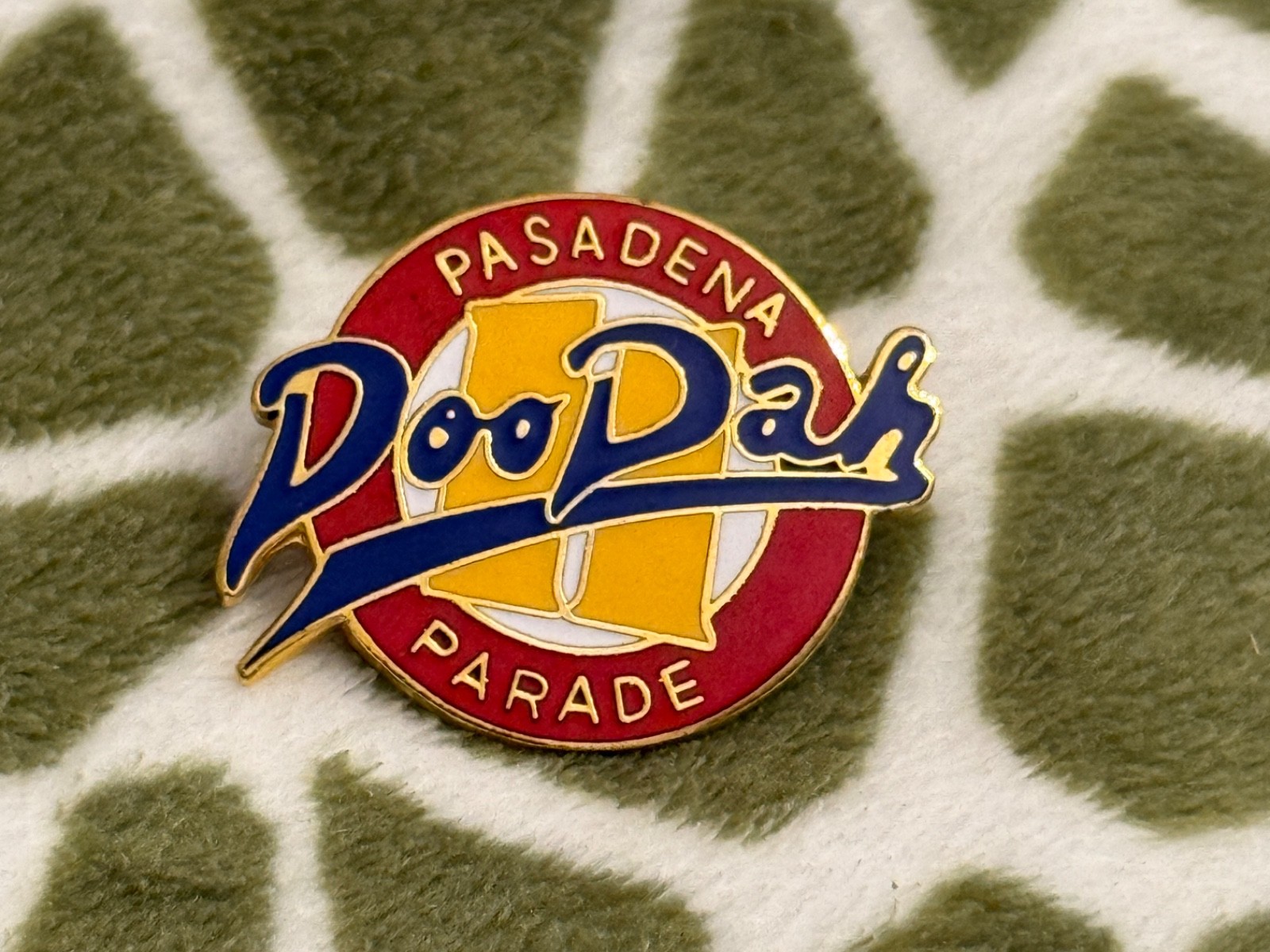 PASADENA DOO DAH PARADE #11 * 1987 ~ Vintage, Collectible Lapel Pin * MINT!