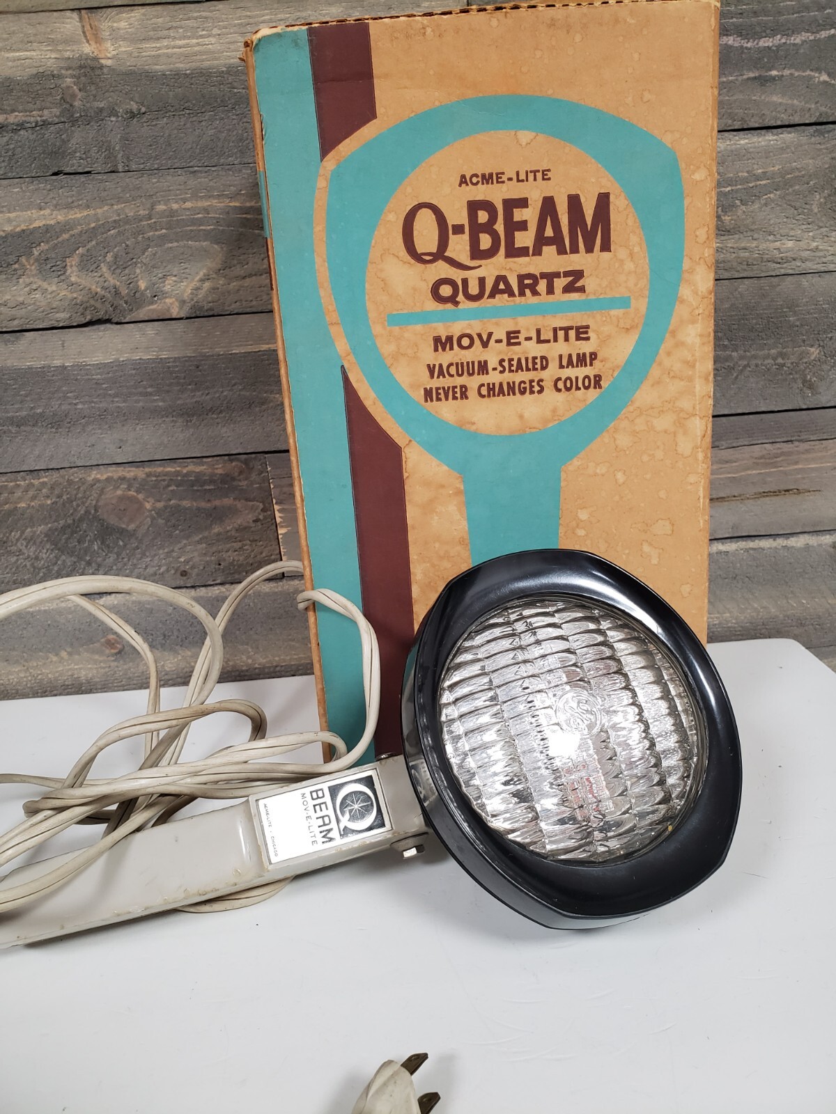 VINTAGE QUARTZ Q BEAM MOV E LITE ACME-LITE CHICAGO MODEL #77 650W 120V WORKS