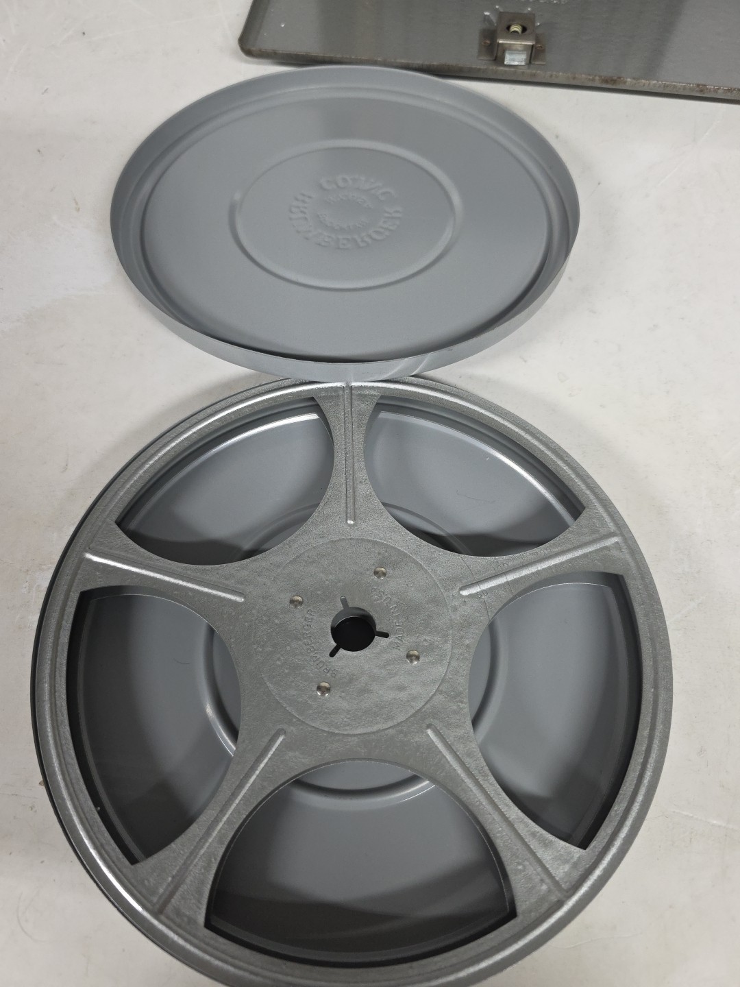 Brumberger Reel/Reel Metal Storage Case With Pop Out Tabs & 12 Empty Canisters