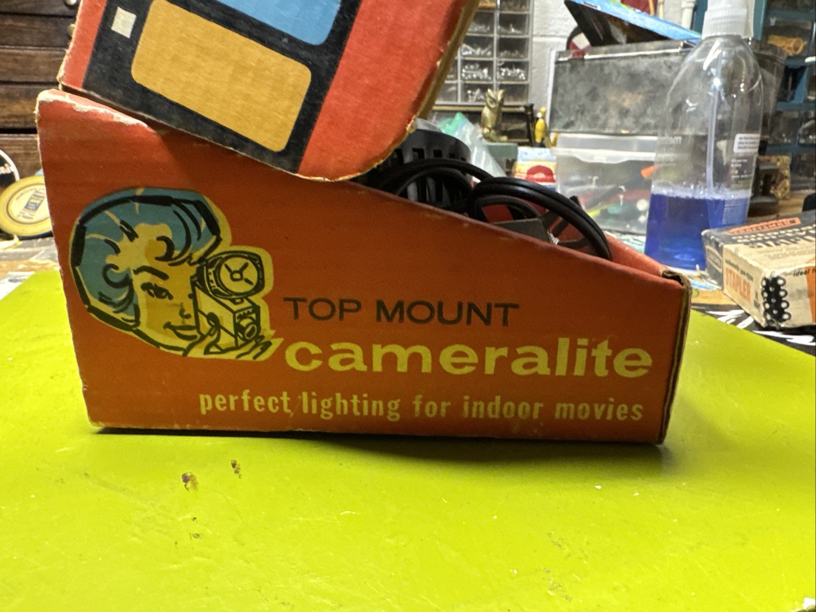 Acme-Lite Cameralite by GE Top Mount light for Super 8 Cameras