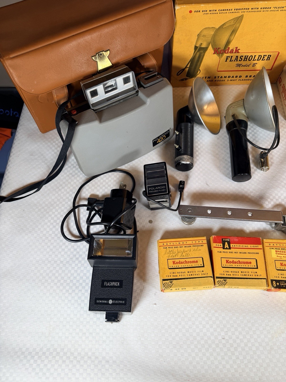 Vintage Argus Polaroid 420 Kodak Model B Flash Camera & Film Case Bulb Mix Lot