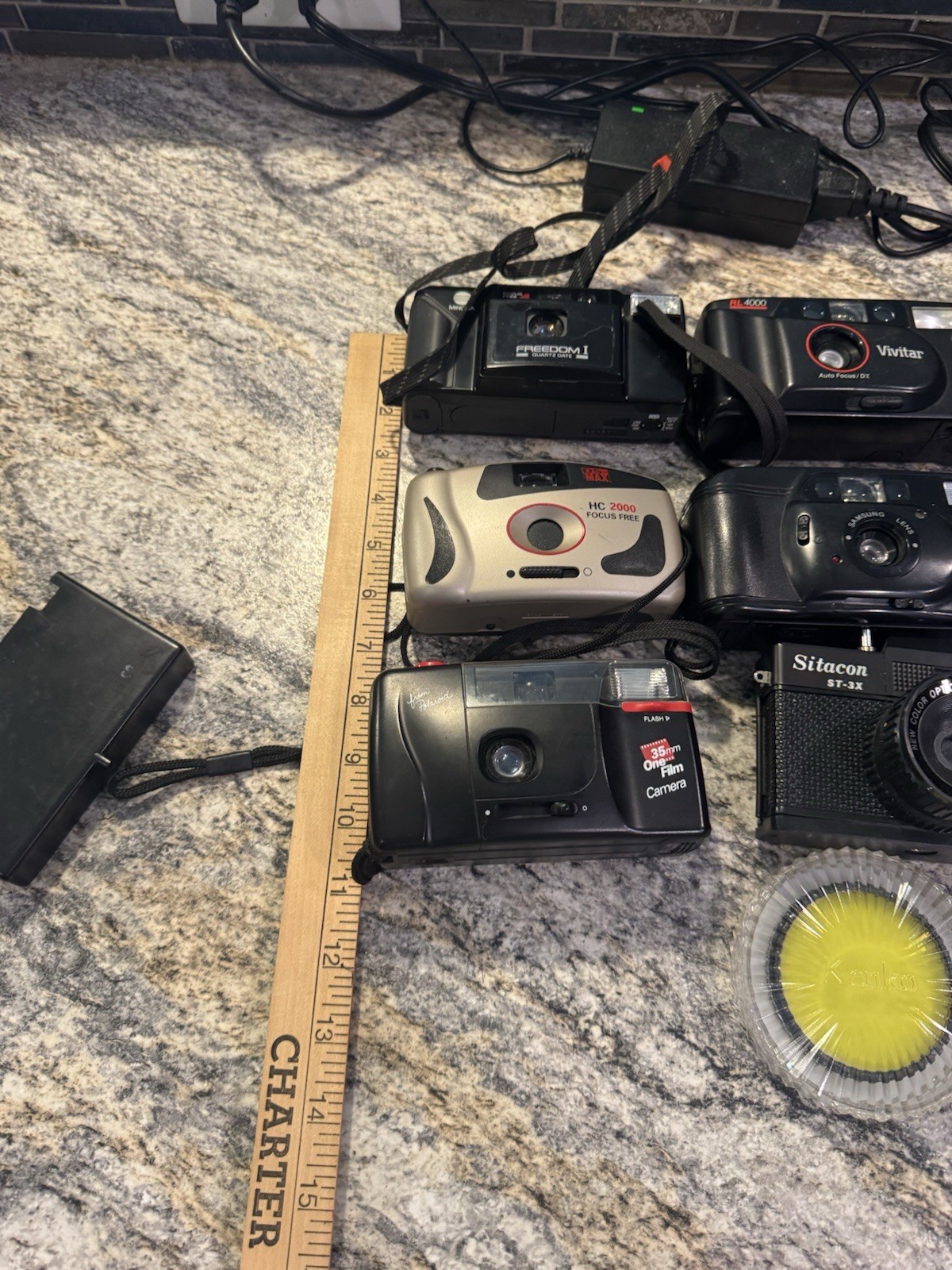 Untested Camera Lot Petri 35E Vivitar Samsung Canon Flash Cases 7 Cameras