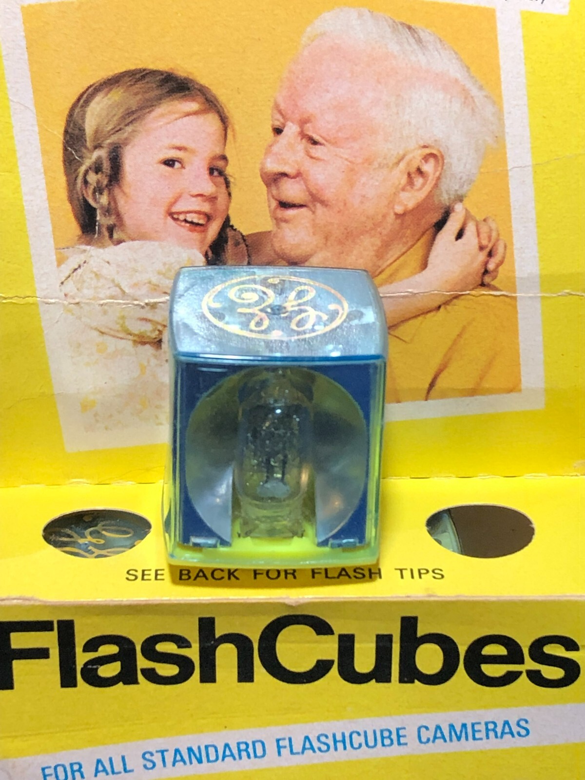 Vintage 1 Box-Sylvania Blue Dot Flashcubes & 1-Box GE Flashcubes-6 Total