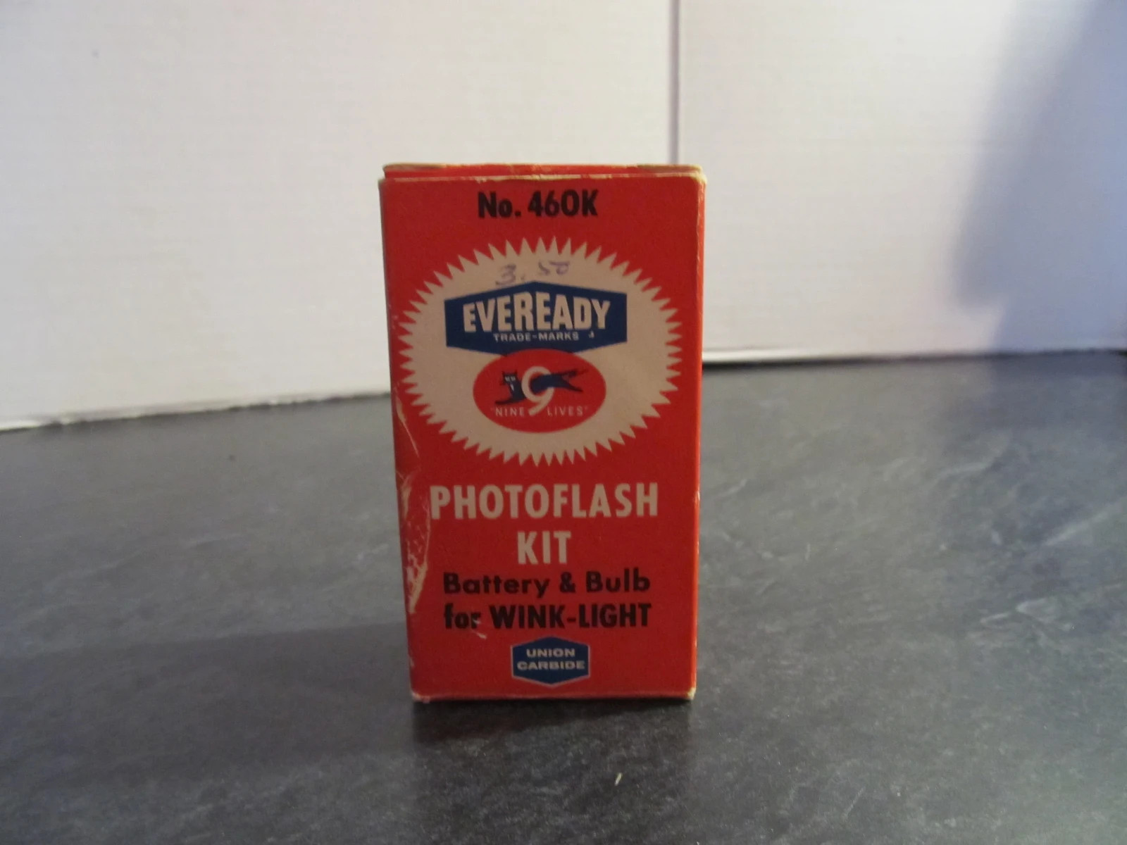 Vintage Eveready Photoflash Kit Battery Bulb for Wink-Light Sylvania Flashbulbs
