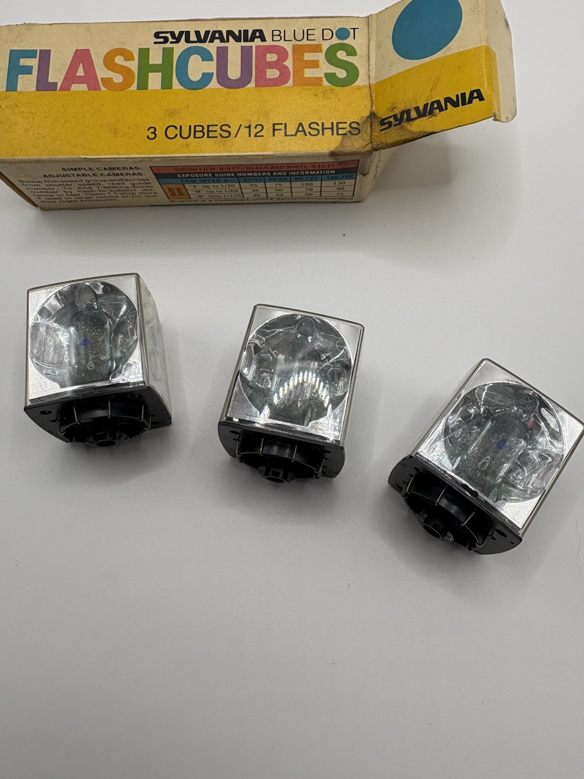 Vintage Sylvania Blue Dot Flashcubes 4 Flash Cubes