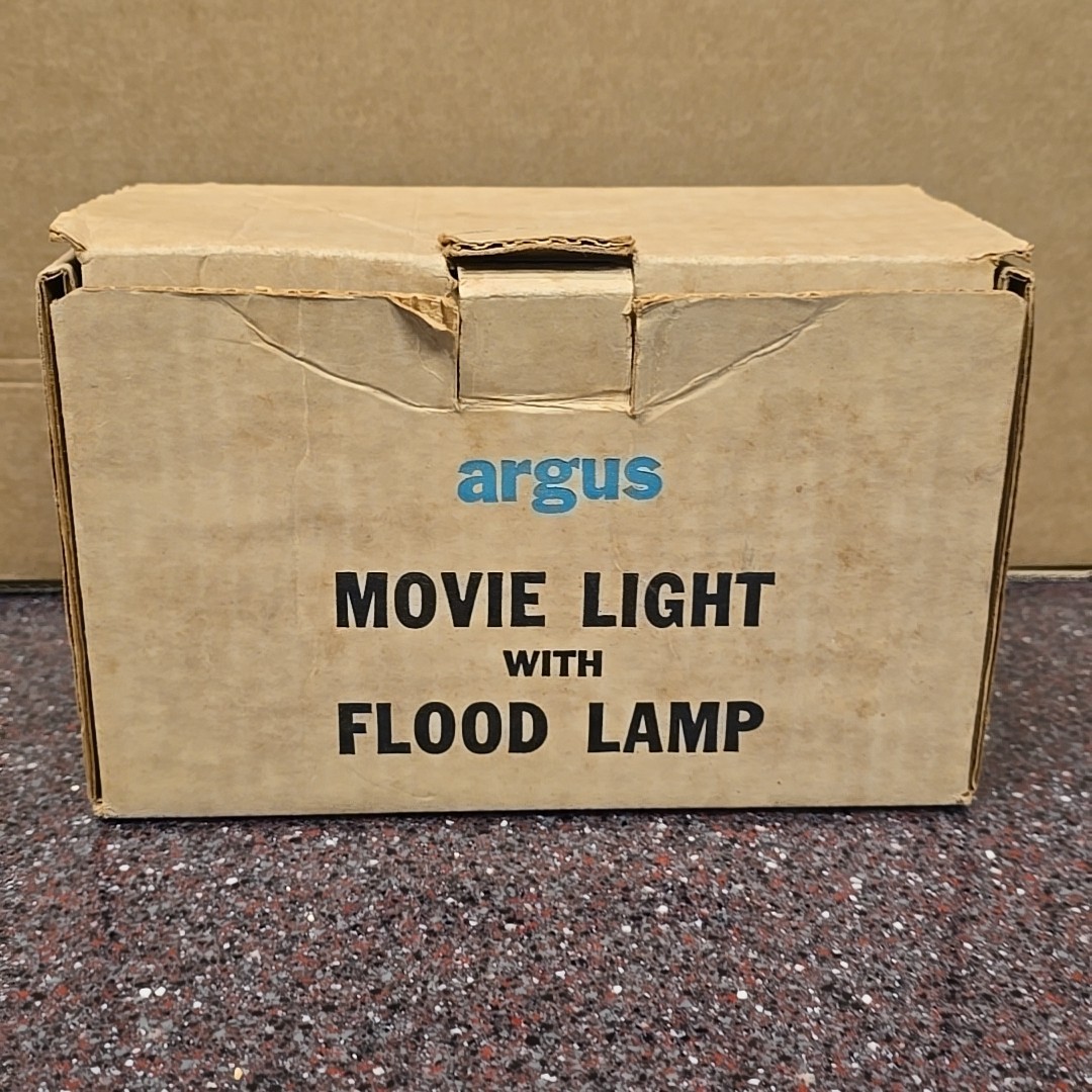 Vintage Argus 745 Movie Light w/ Flood Lamp in Original Box Works Store Display