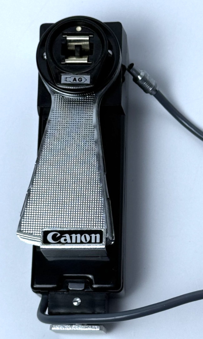 1950s Canon Flash Model V-2 Foldable Reflector Untested