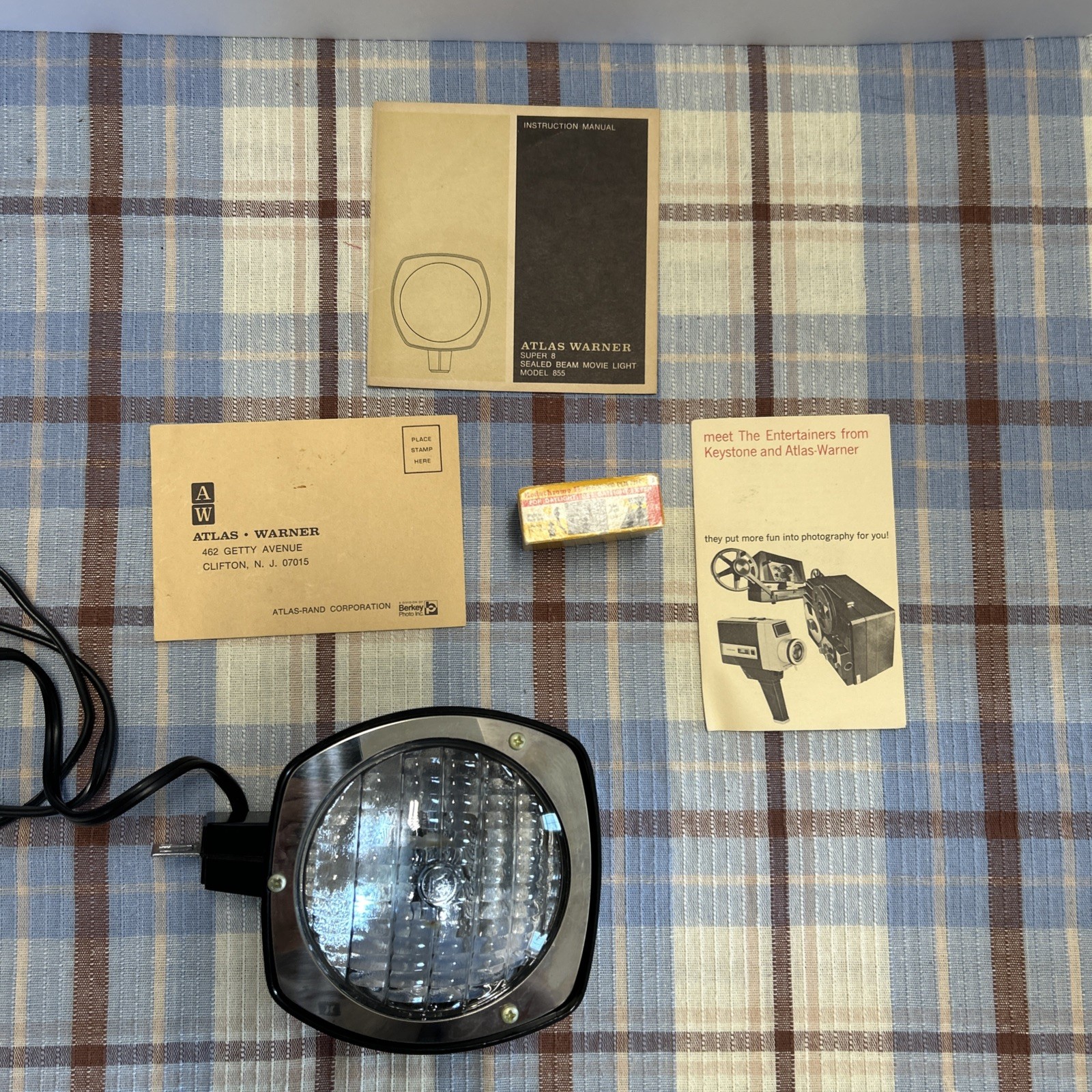 Atlas Warner Super 8 Sealed Beam Movie Light Model 855-Original Box with Film