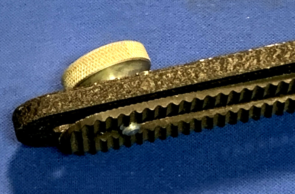 VINTAGE HEILAND FLASH HANDLE FOR MAKING LIGHT SABER LIGHTSABER HILT W/BRACKET