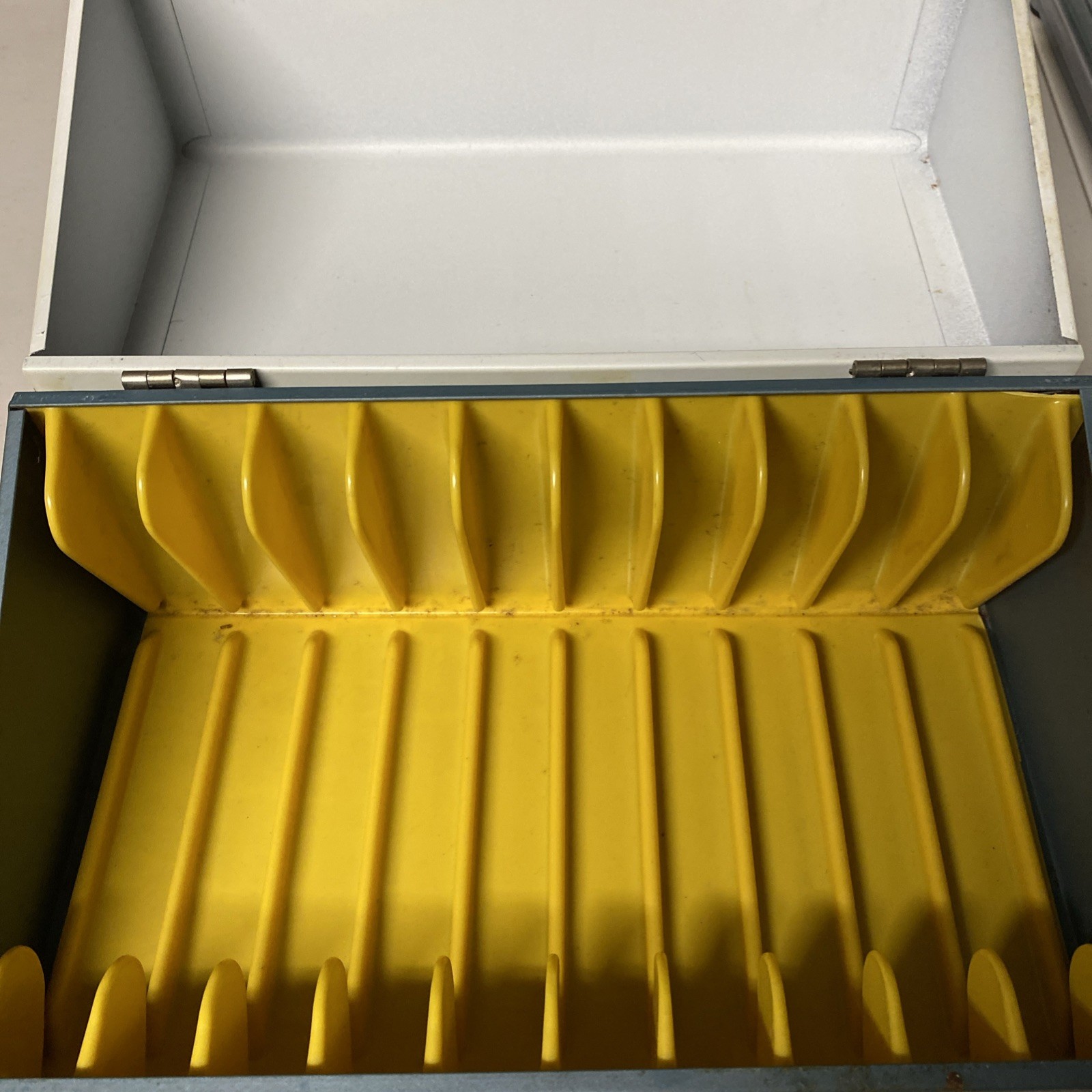 8mm Film Storage Case • Fits 5 inch reels – Holds 10 Reels total