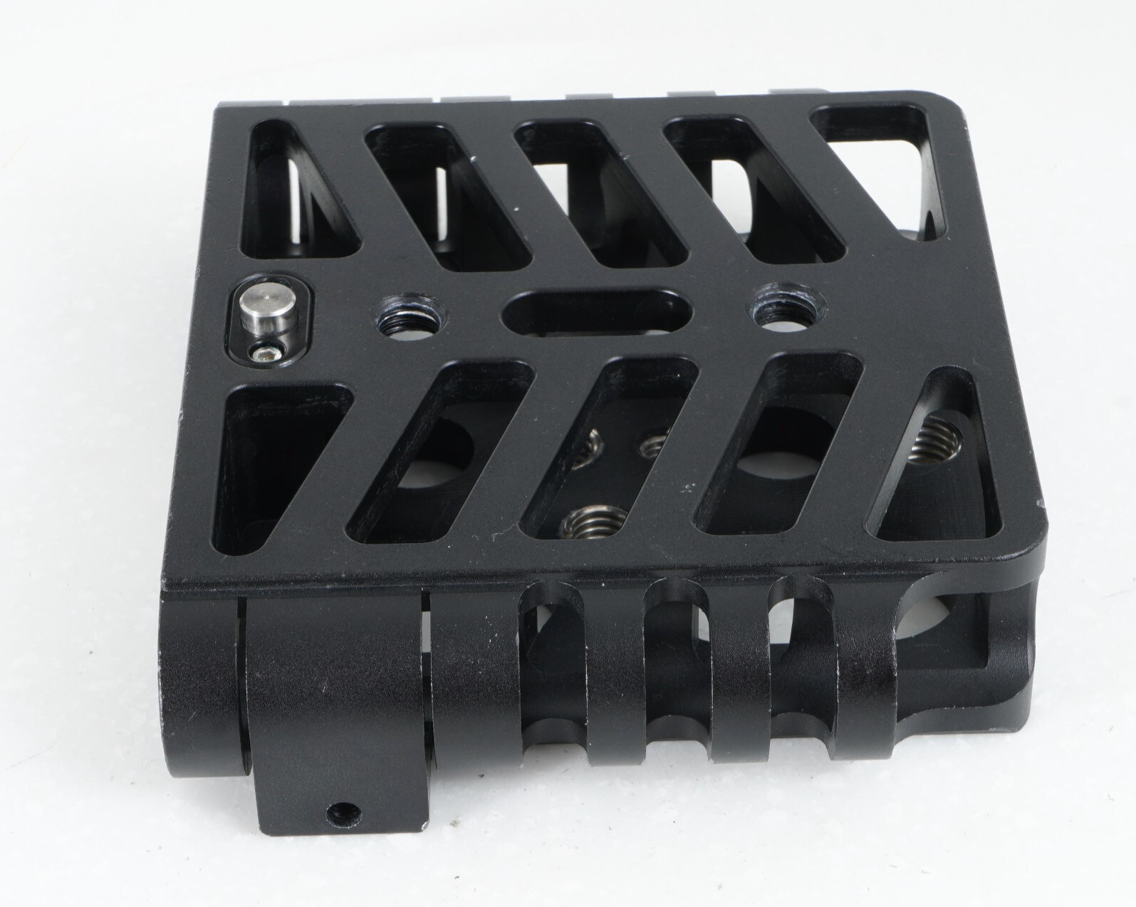 – MOVCAM BASEPLATE ADAPTER FOR 19MM RODS