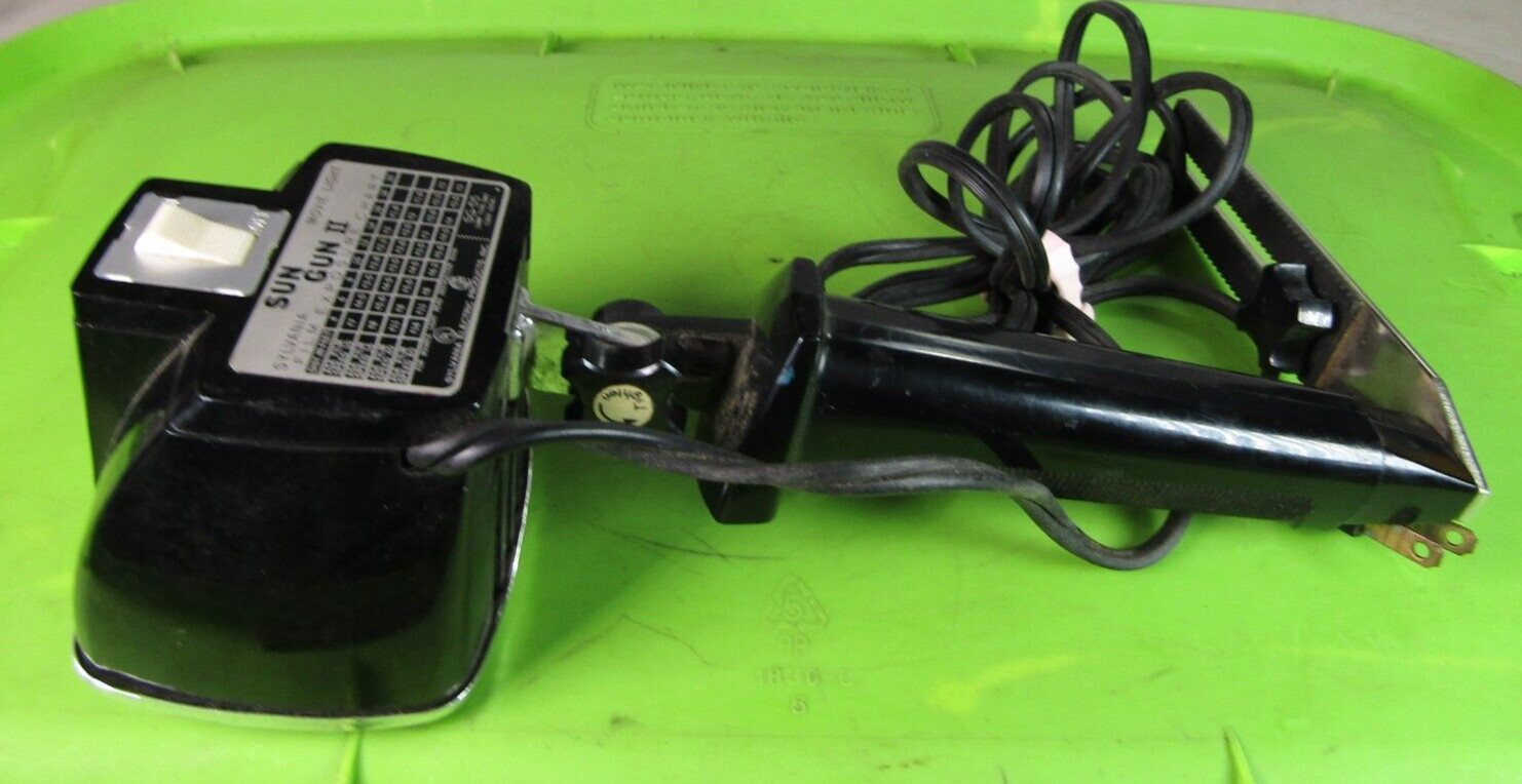 Vintage Sylvania Sun Gun II Movie Light Works Great! Model SG-55 w/ Instructions