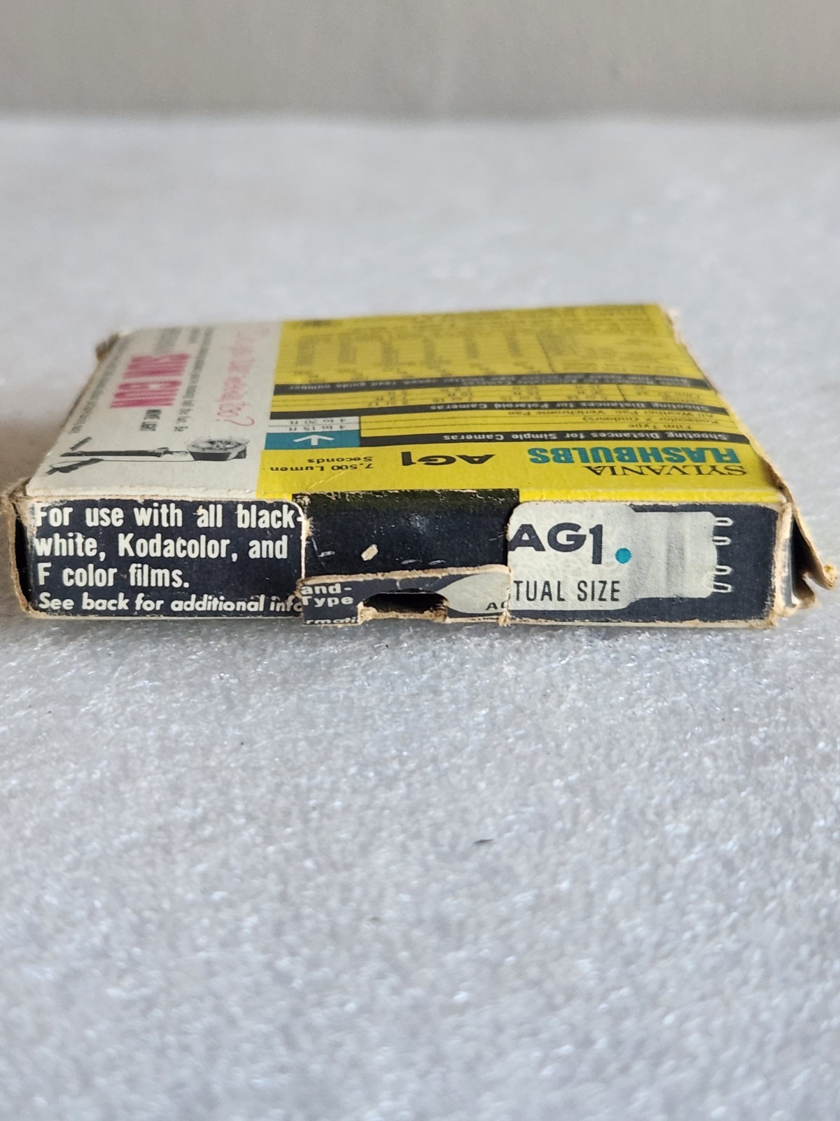 Vintage Sylvania Flashbulbs Blue Dot AG1 • 12 Clear Bulbs in Original Packaging