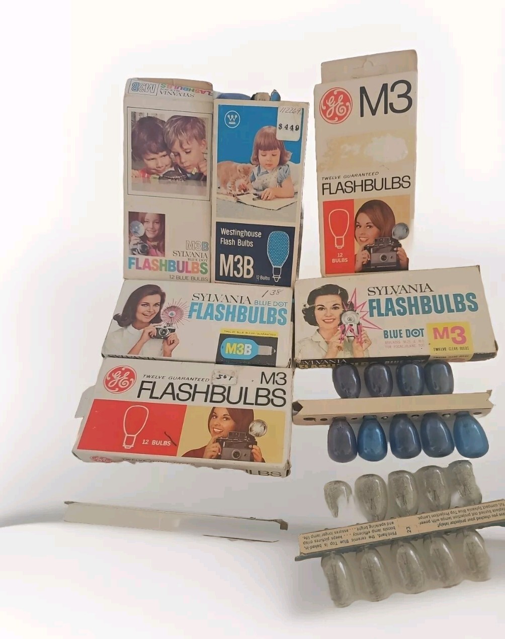 General Electric GE M3 &3 B Flashbulbs Lot of 100 Blue & Clear Flash Bulbs