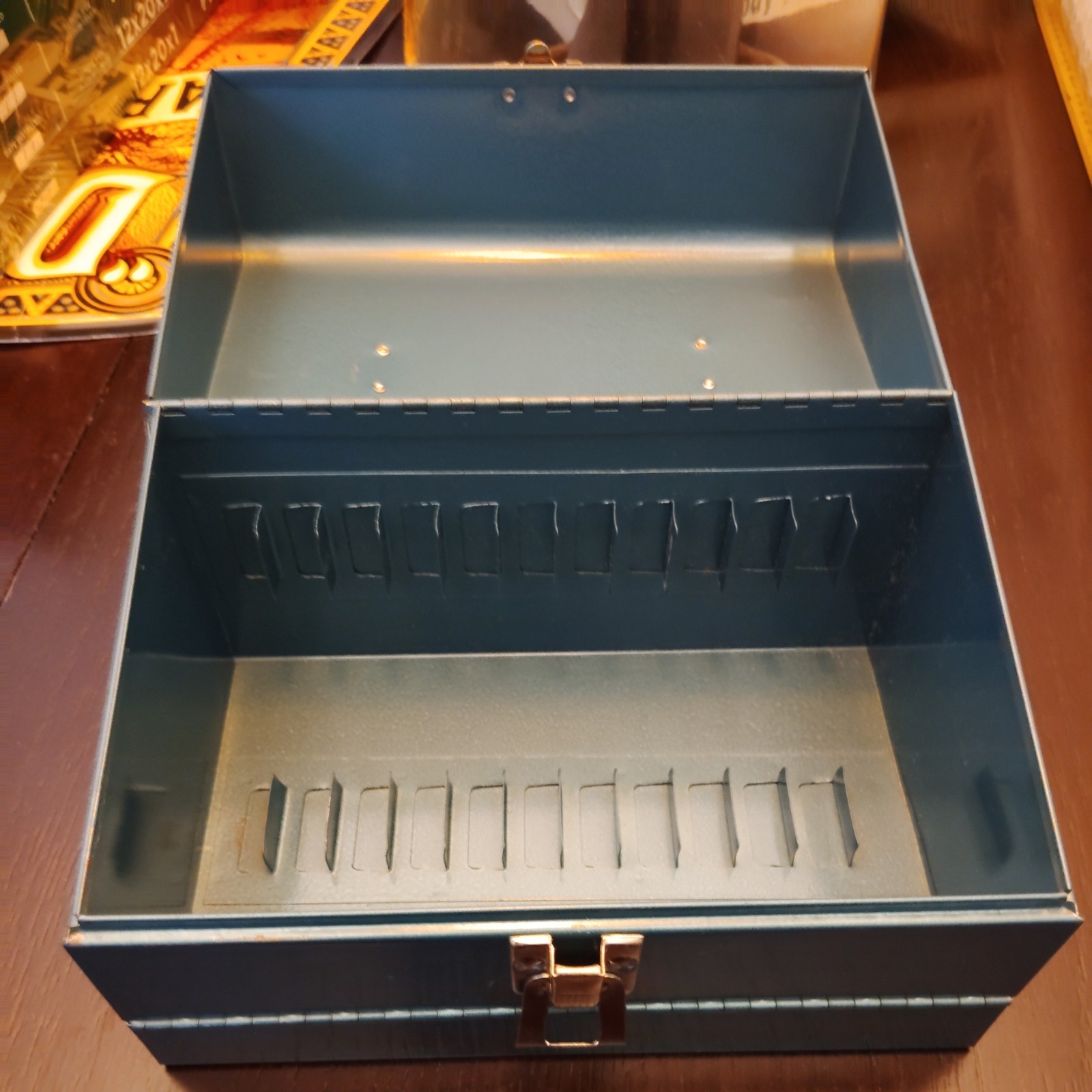 Vintage Metal Blue Logan De Luxe Bruce 12 Slot 8mm Movie Reel Chest Storage Case