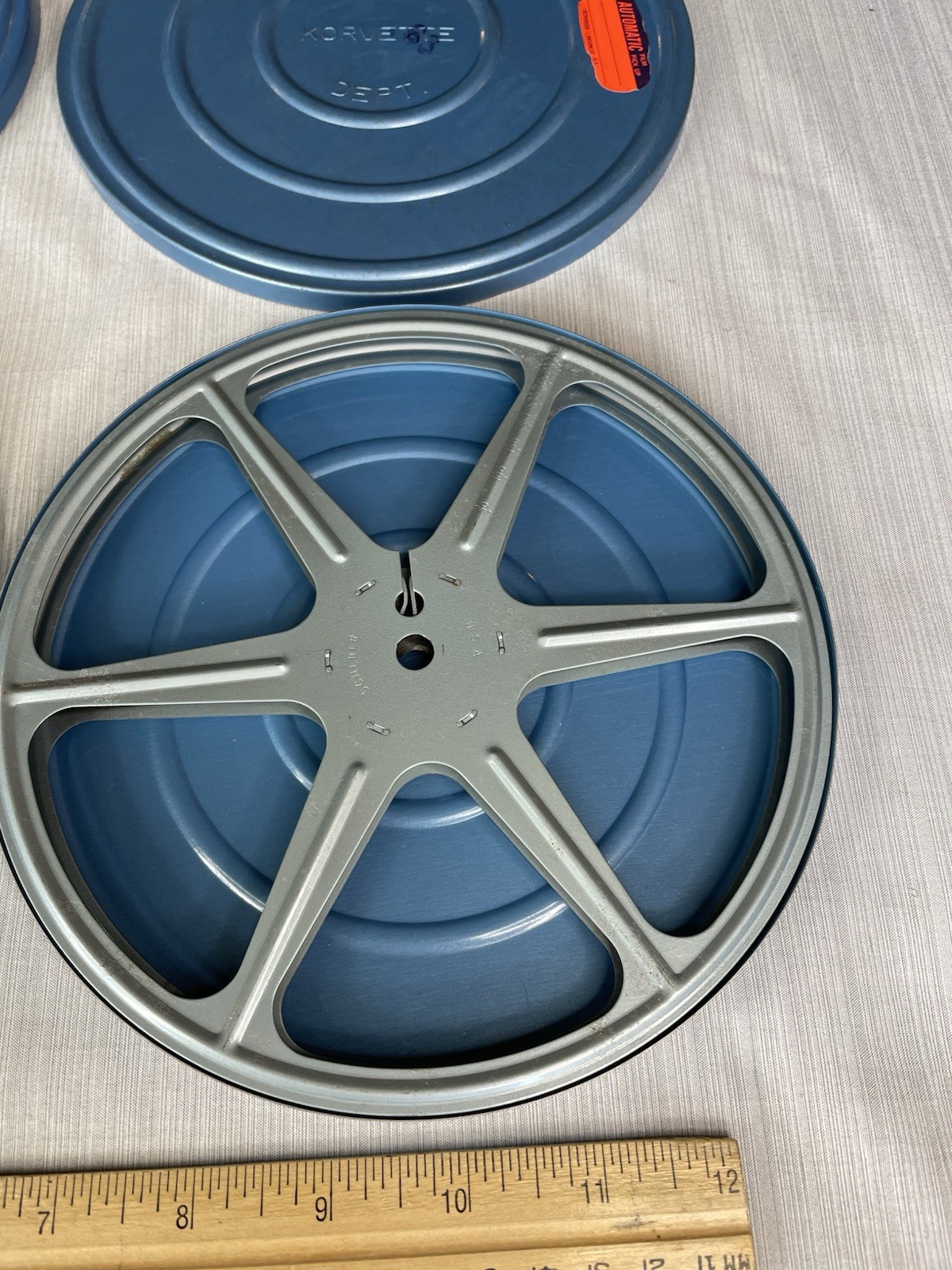 Korvette Camera Dept 8 mm Metal Cases Movie Reels 7″ Lot of 2 **EXCELLENT**