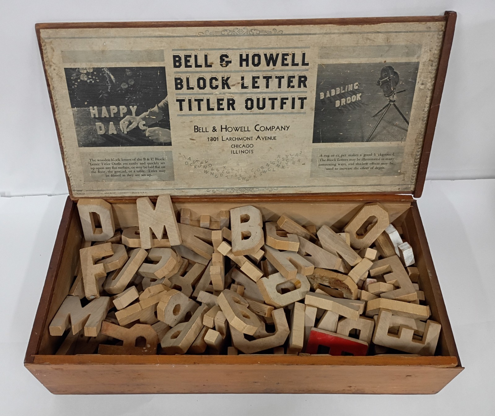RARE 1950’S BELL & HOWELL 2.5″ WOOD BLOCK LETTER TITLER OUTFIT