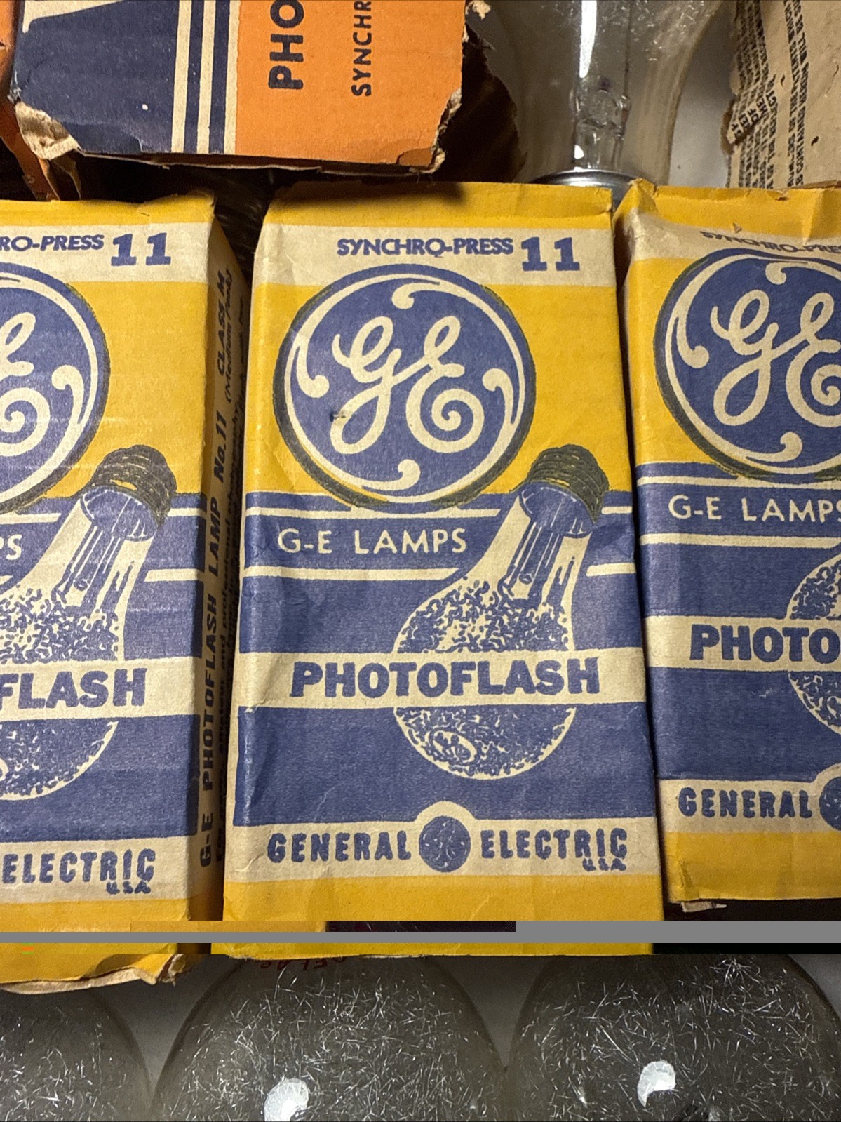 Lot of (9) GE Photoflash No 11 Lamps (6) Westinghouse No 22 Bulbs New Old Stock