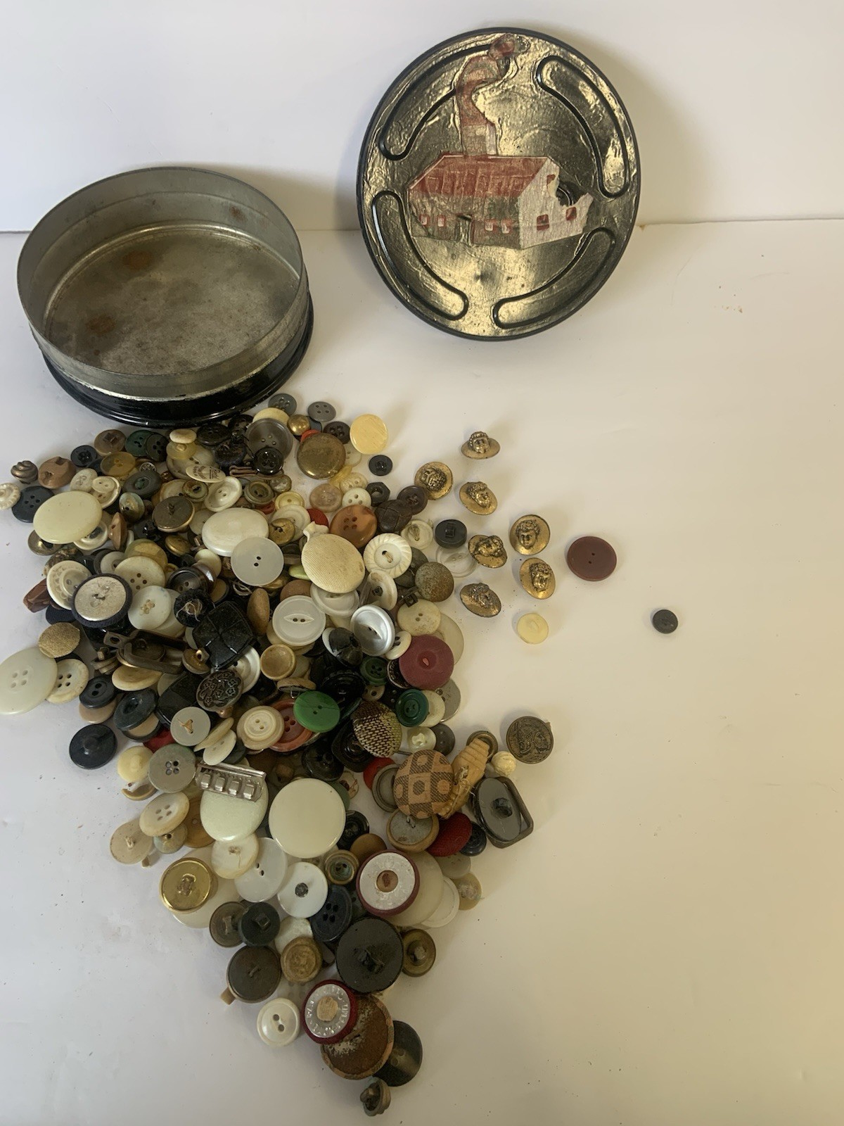 Vintage Early 1900’S DUPONT Movie Film Motion Picture Can Tin w/Antique Buttons