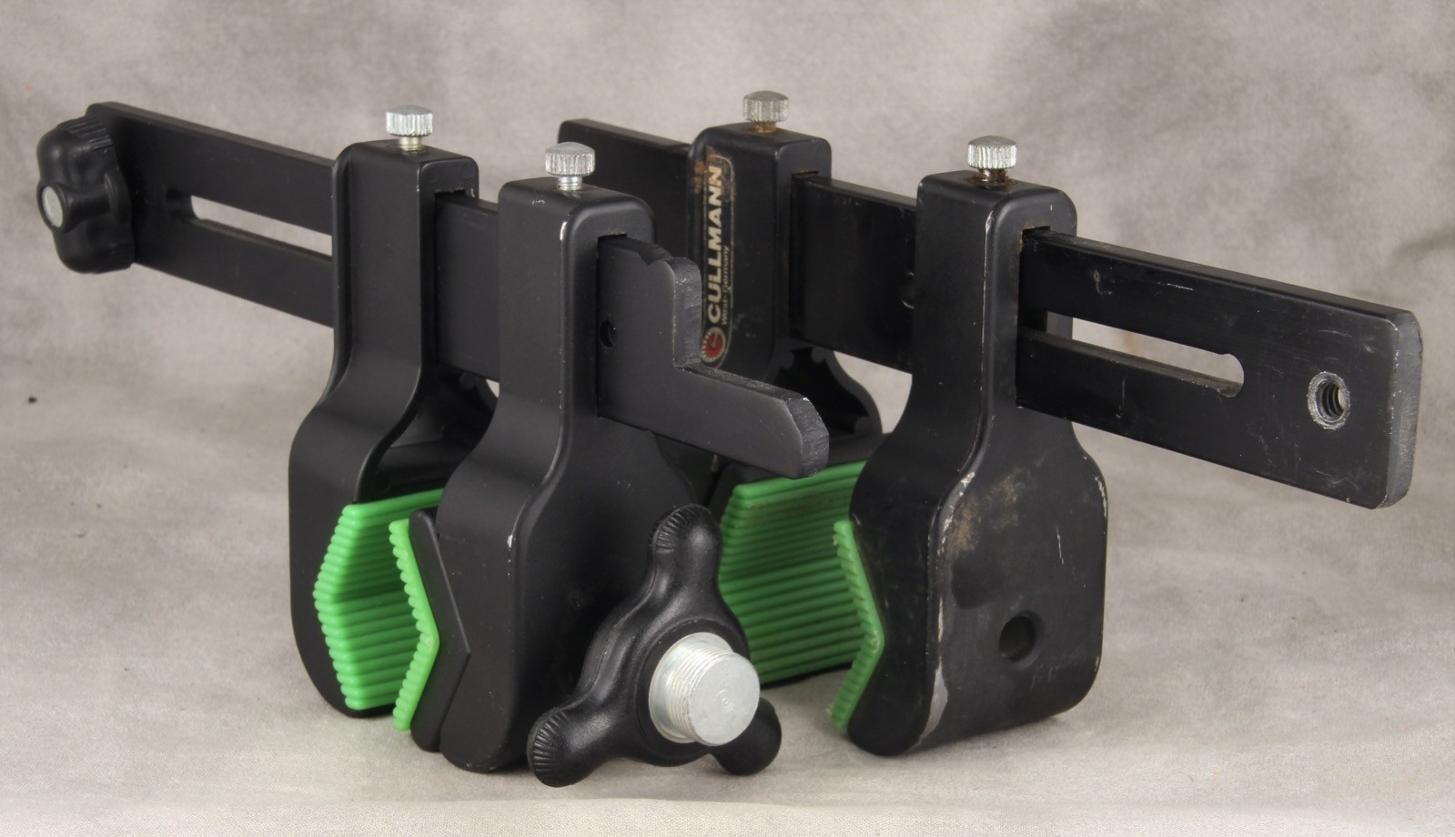 Two Cullmann Clamp Pods
