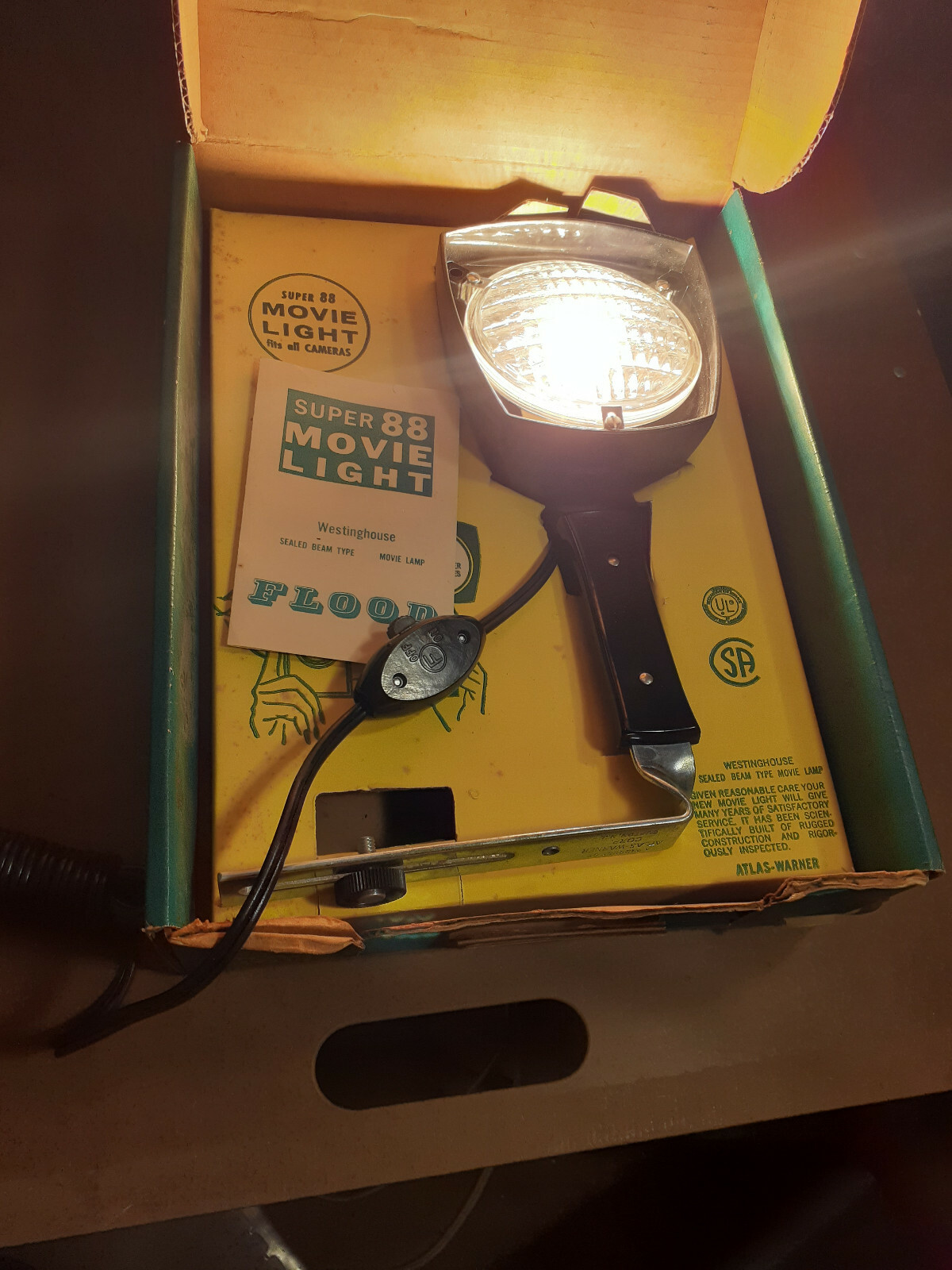 Altas Warner Super 88 Movie Light with 650 Watt Westinghouse Sealed Beam Bulb