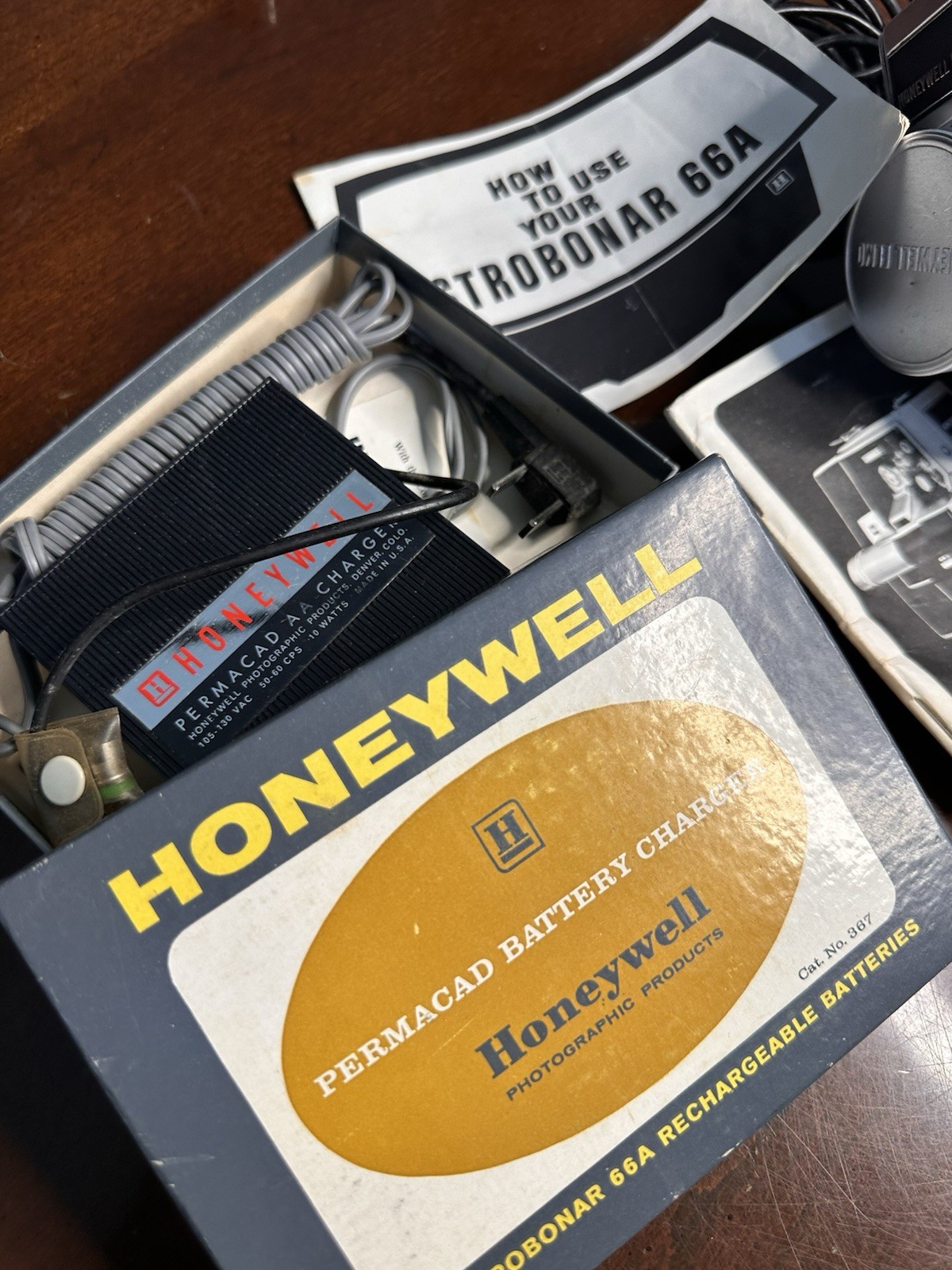 Lot of Vintage Camera / Photography Equipment / Accessories Honeywell Argus