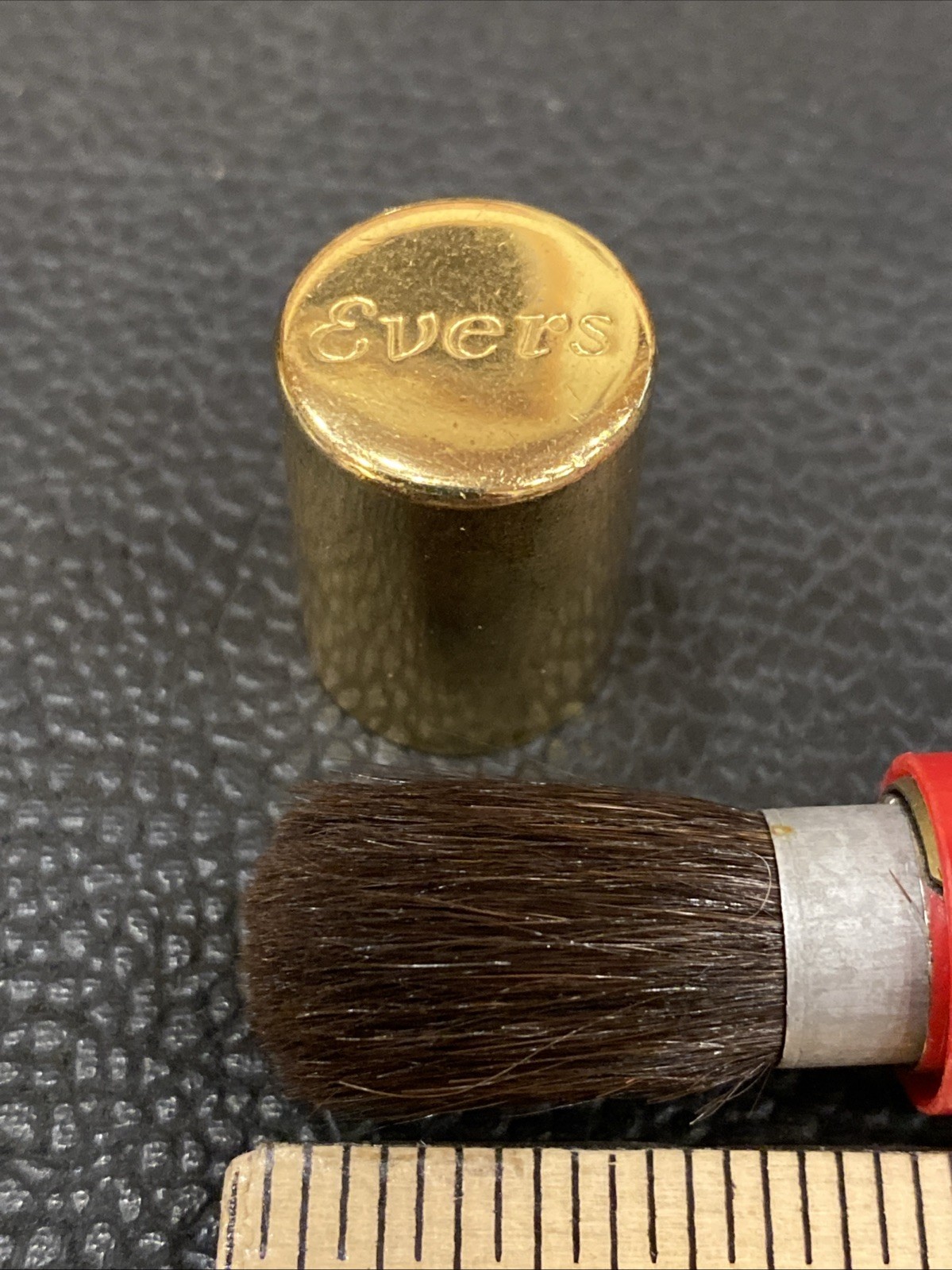 Vtg RED & Gold Tone Evers 2″ Twist Up Camera Dust Make Up Brush Germany 1950’s
