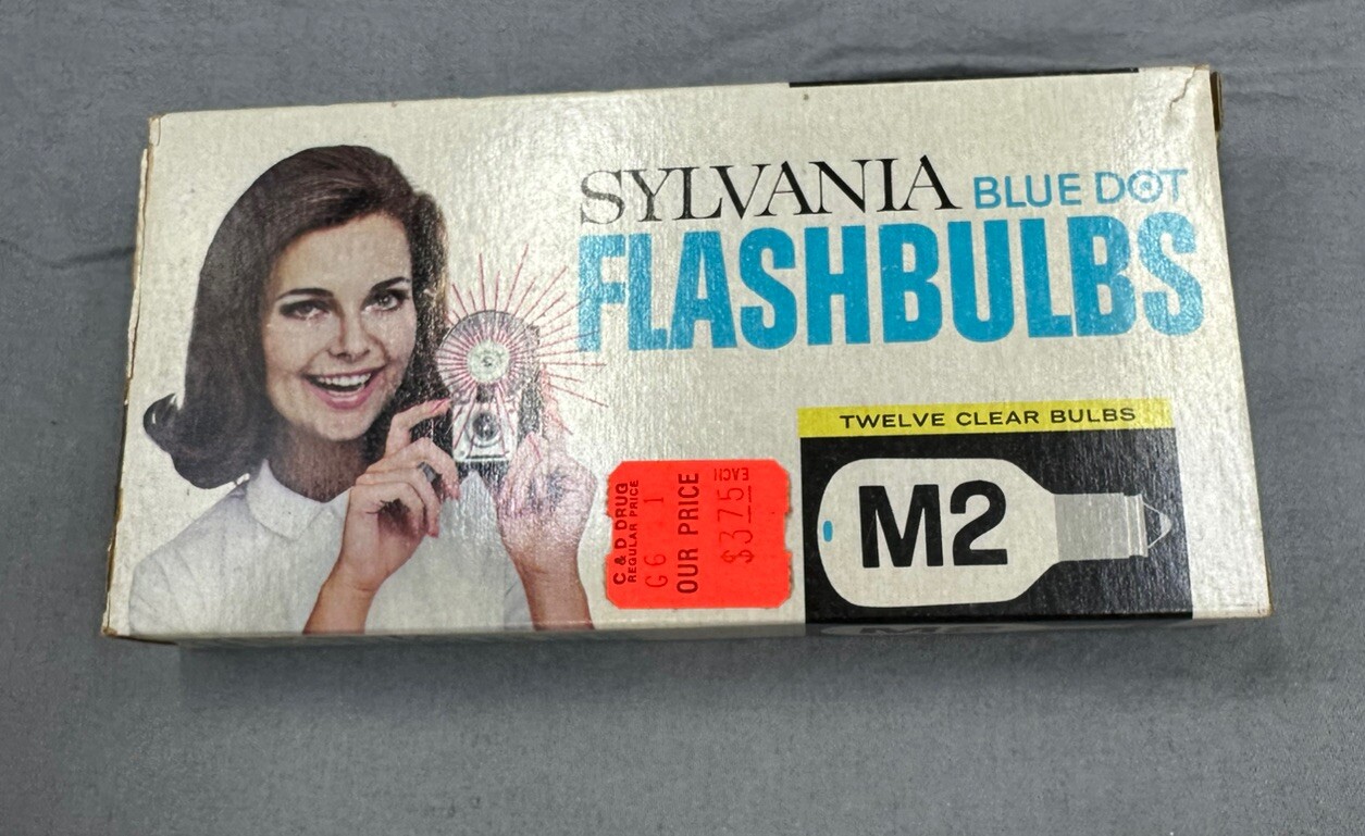 Vintage 2 Boxes Of 12 Sylvania Blue Dot Clear M2 Camera Flashbulbs 24 Bulbs
