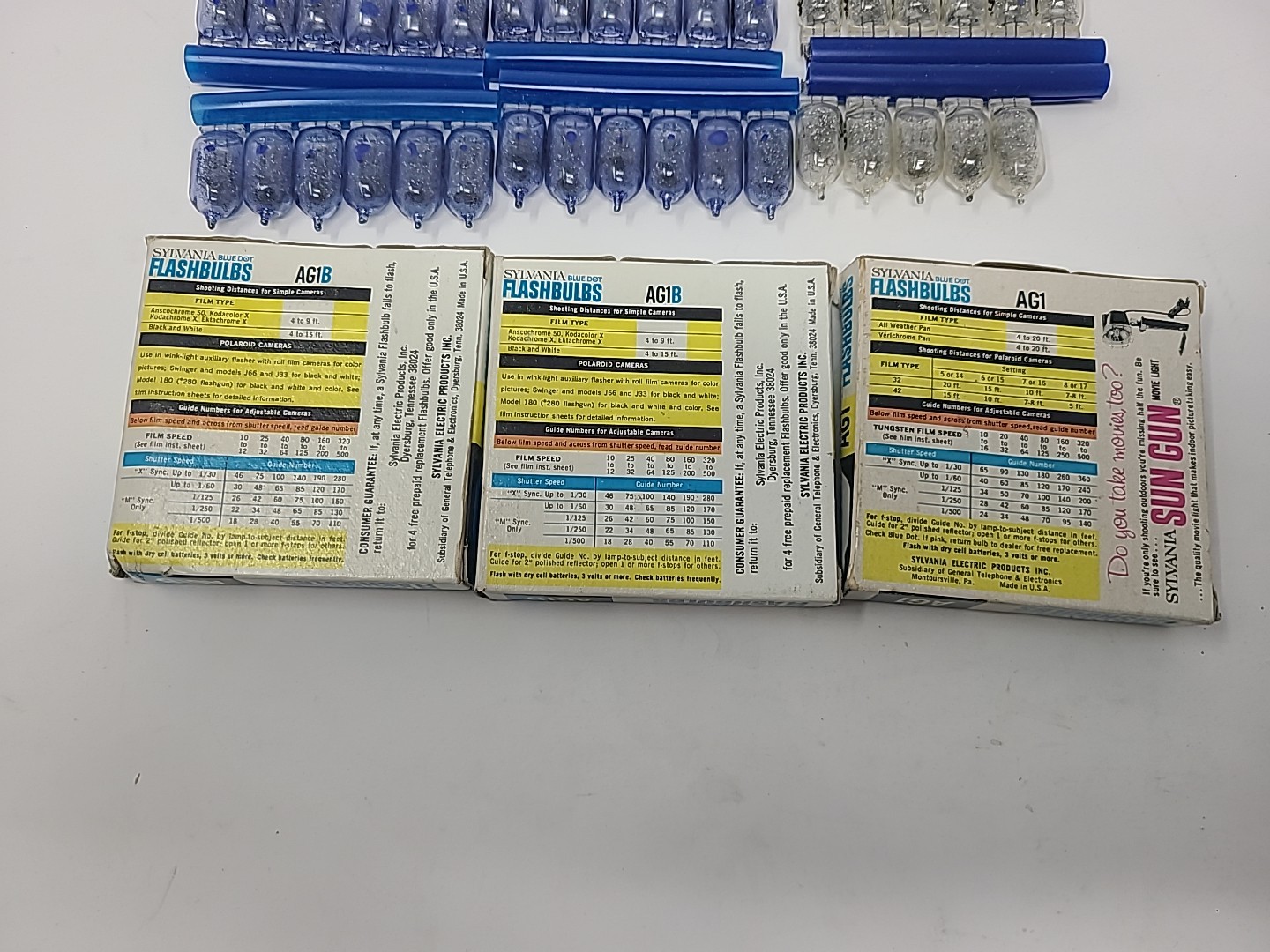 Vintage Sylvania AG-1/AG-1B Blue Dot Replacement Flashbulbs
