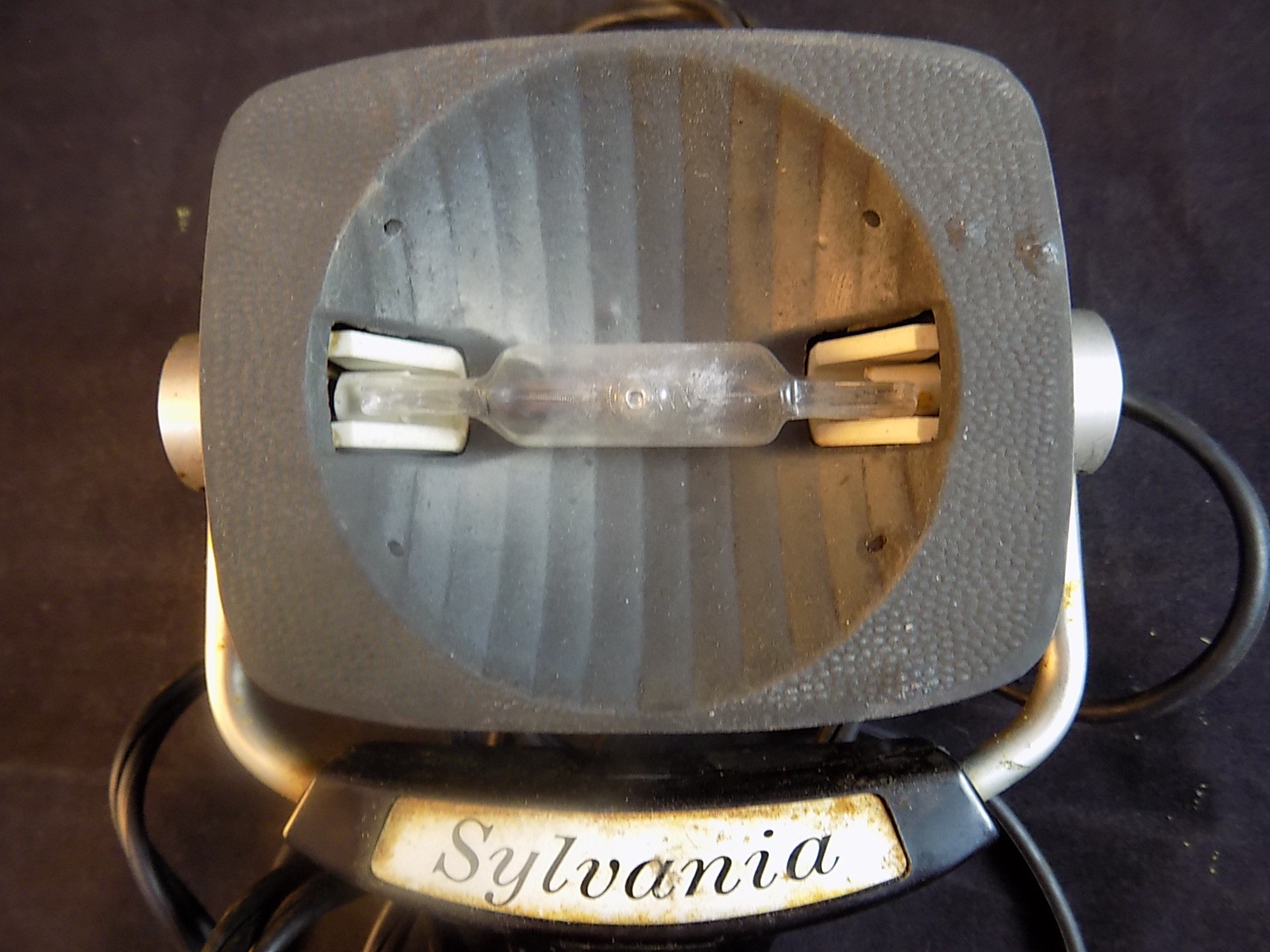 Vintage Working SYLVANIA SUN GUN Handheld BLACK MOVIE LIGHT SUPER BRIGHT