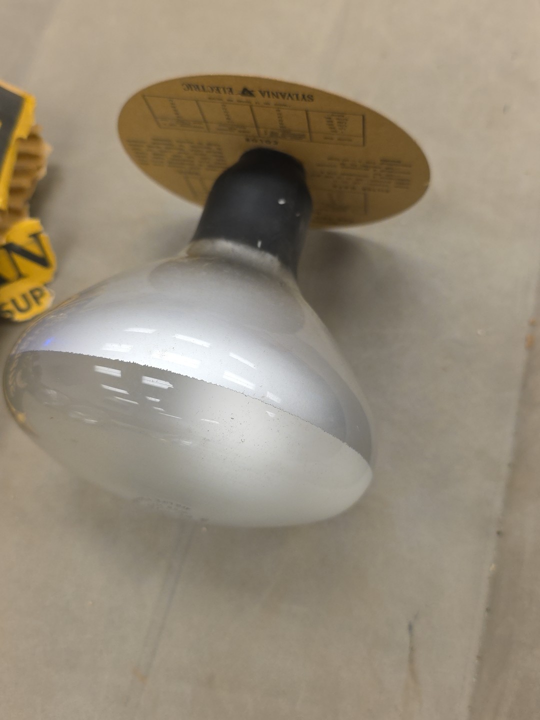 Vintage 1950s Sylvania R34 115-120V 375 Watt Movie Light and Box New Old Stock