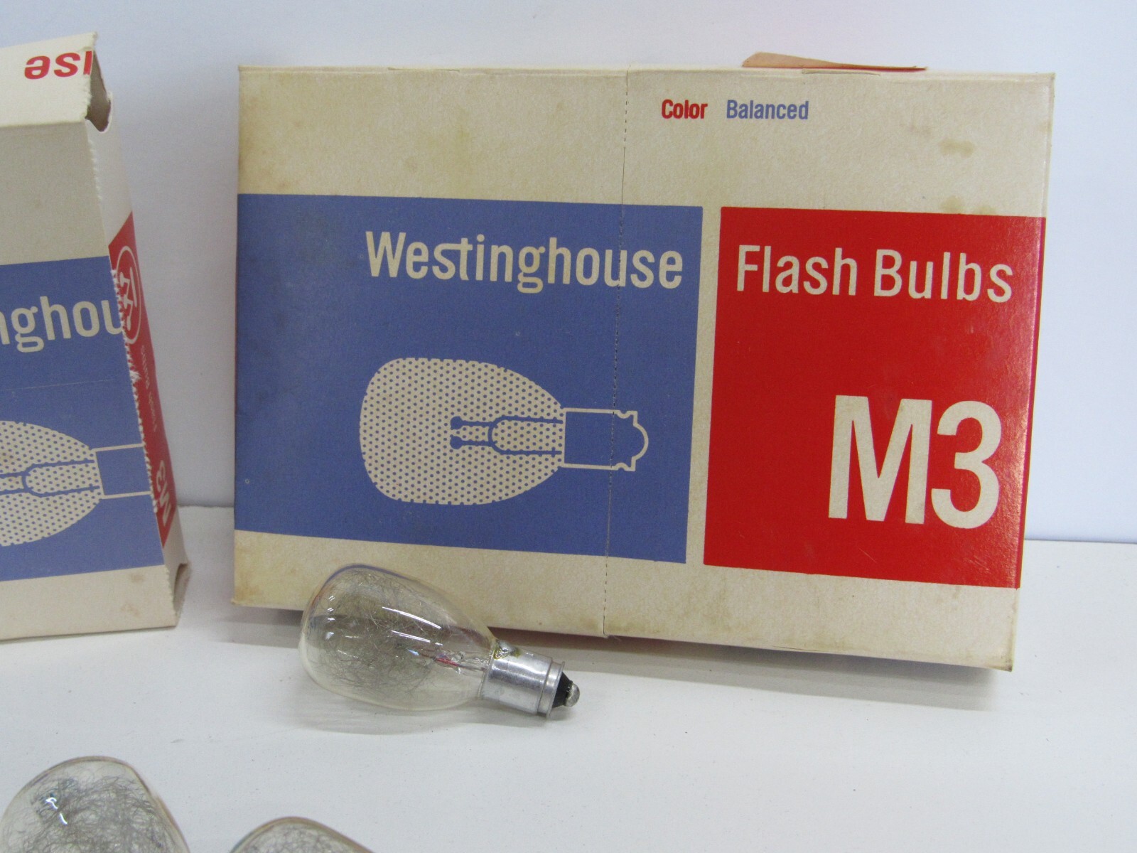 Lot Of 20 Westinghouse M3 Flash Bulbs New Old Stock -A9