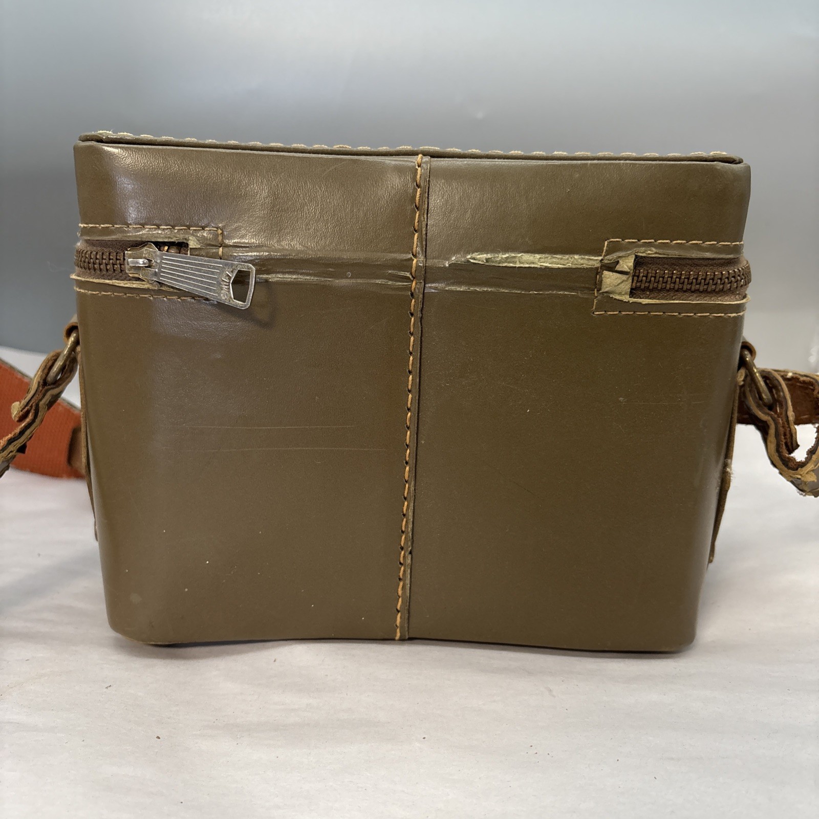 Vtg Gadgit Diamond Valencia Series Model #VA-1 Leather Type Shoulder Camera Bag